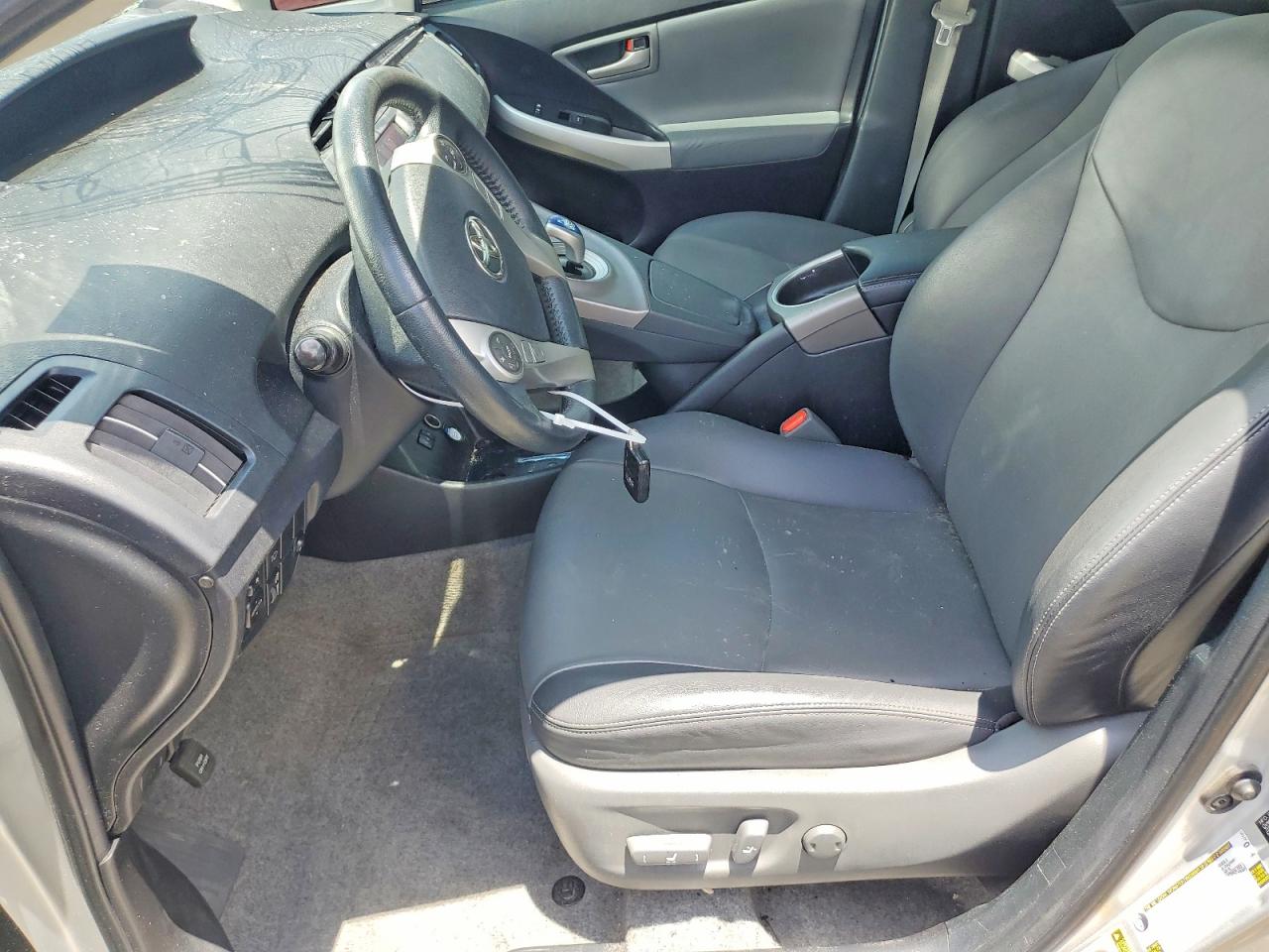 2015 Toyota Prius Five Silver vin: JTDKN3DU6F1863283