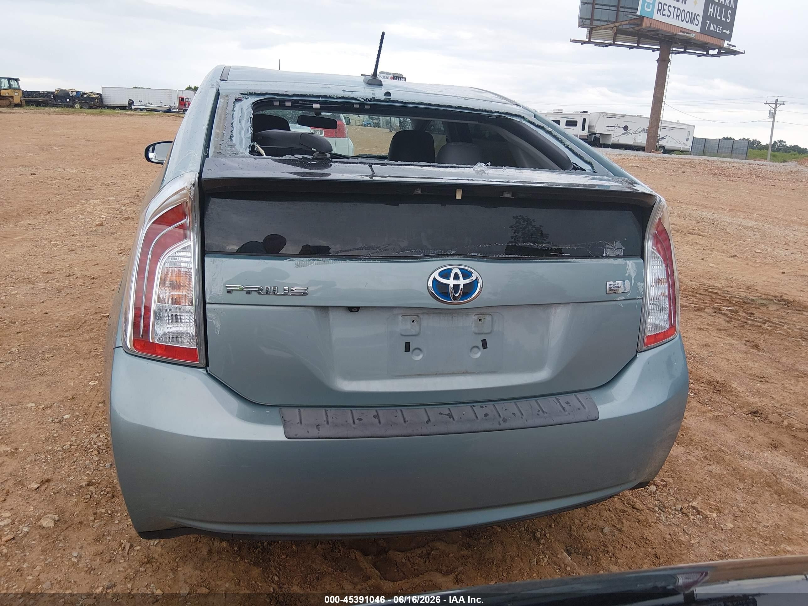2015 Toyota Prius Three Turquoise vin: JTDKN3DU6F1875031