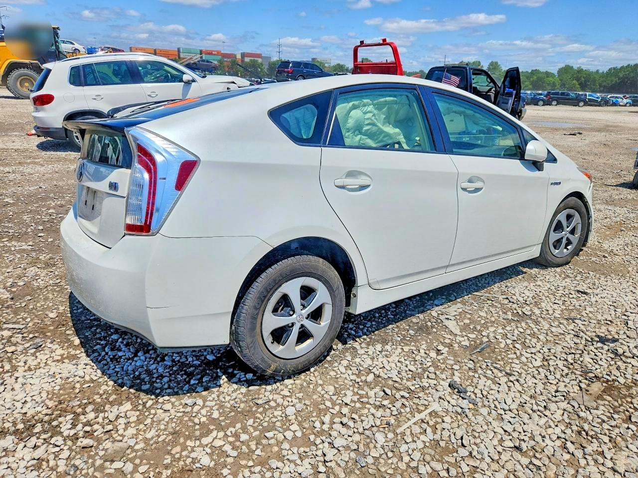 2015 Toyota Prius Three White vin: JTDKN3DU6F1889415