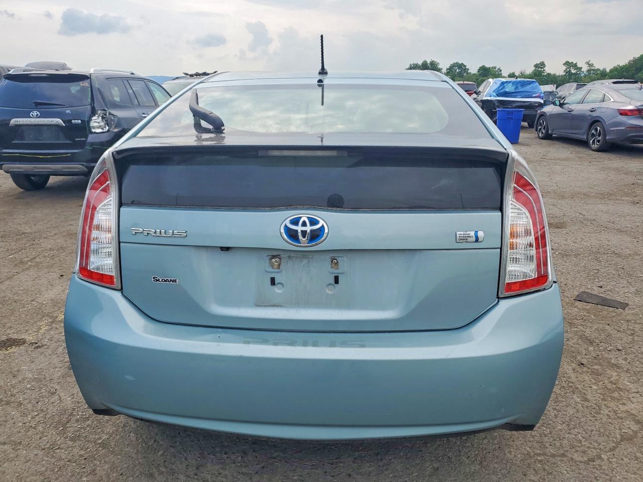 2015 Toyota Prius Two Teal vin: JTDKN3DU6F1898681
