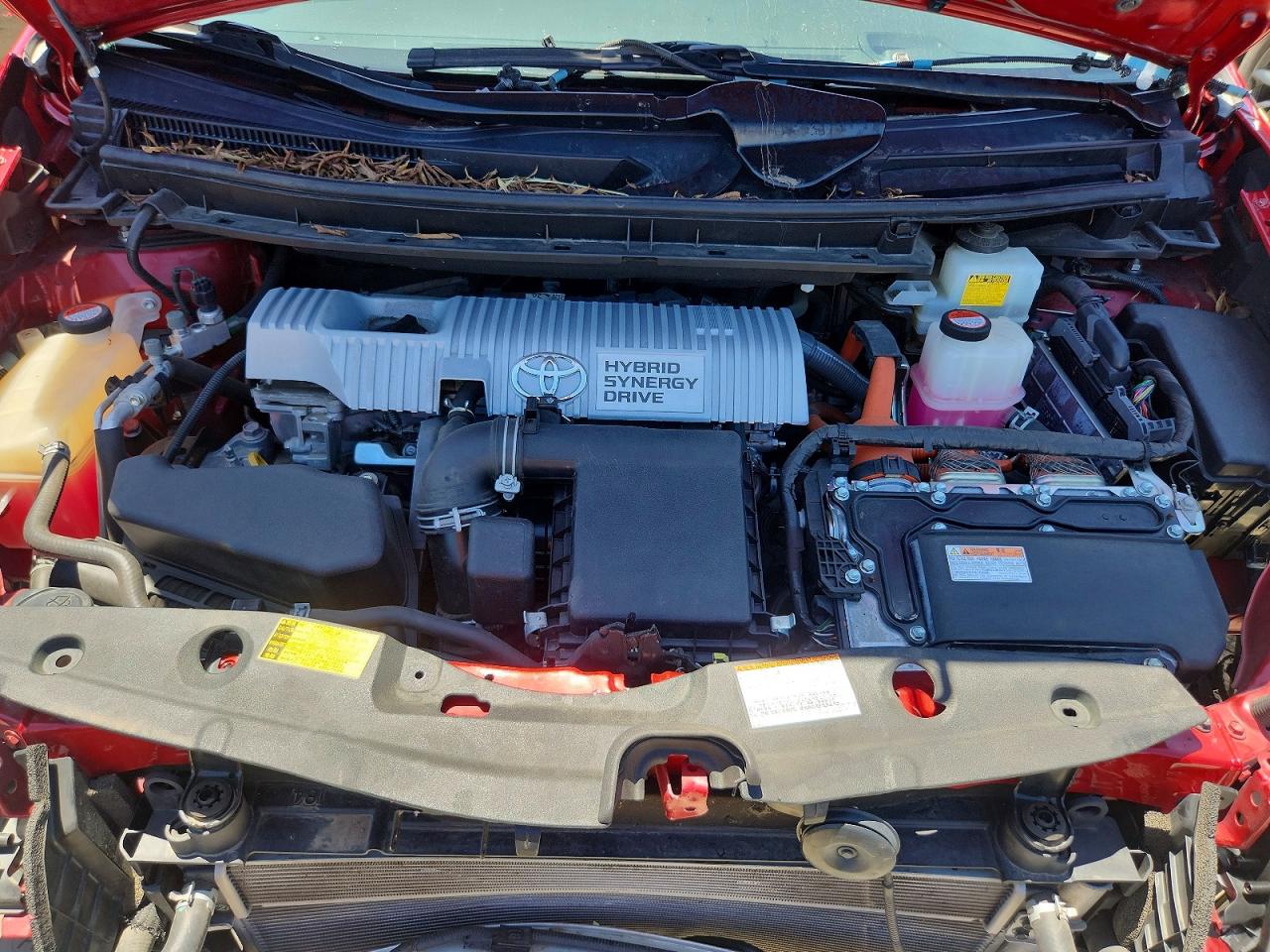 2015 Toyota Prius Four Red vin: JTDKN3DU6F1904706