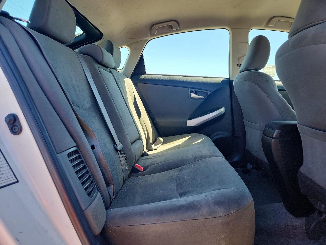 2015 Toyota Prius Two White vin: JTDKN3DU6F1911347