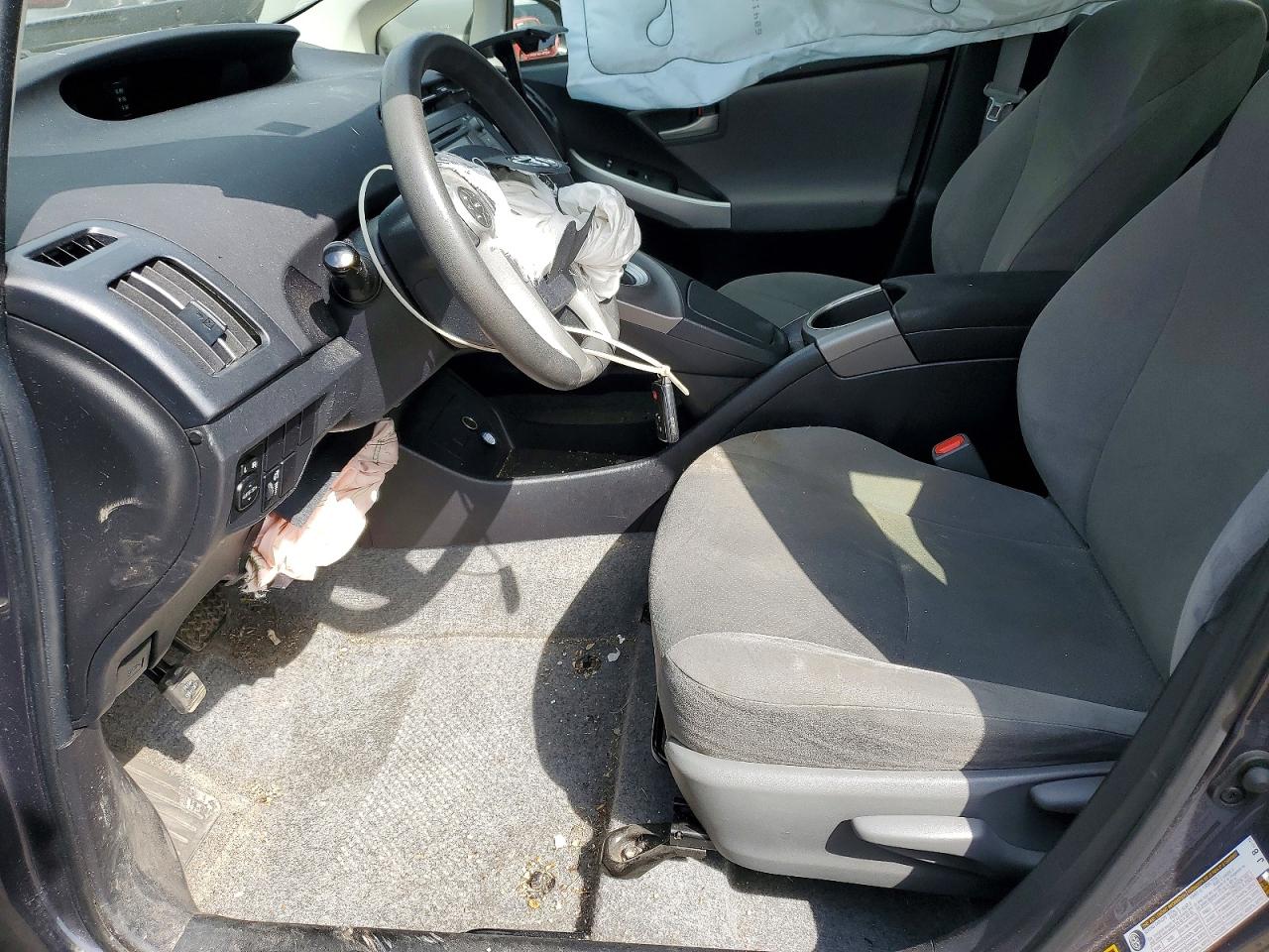 2015 Toyota Prius Two Серый vin: JTDKN3DU6F1916466