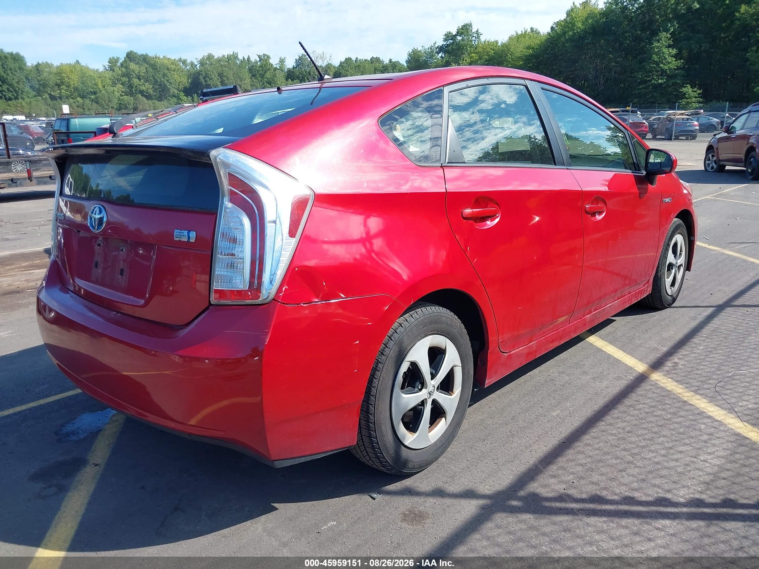 2015 Toyota Prius Two Красный vin: JTDKN3DU6F1919660