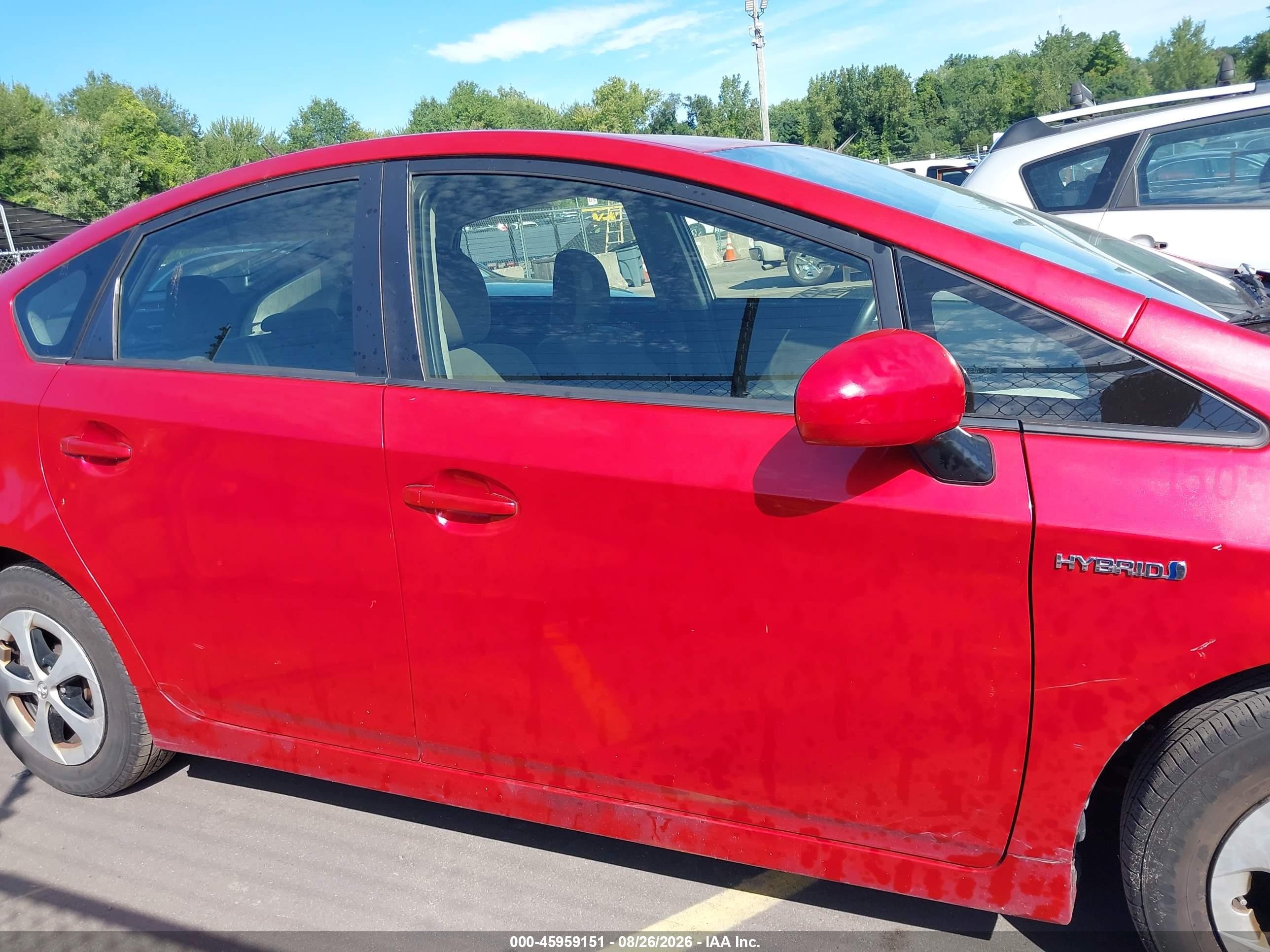 2015 Toyota Prius Two Красный vin: JTDKN3DU6F1919660