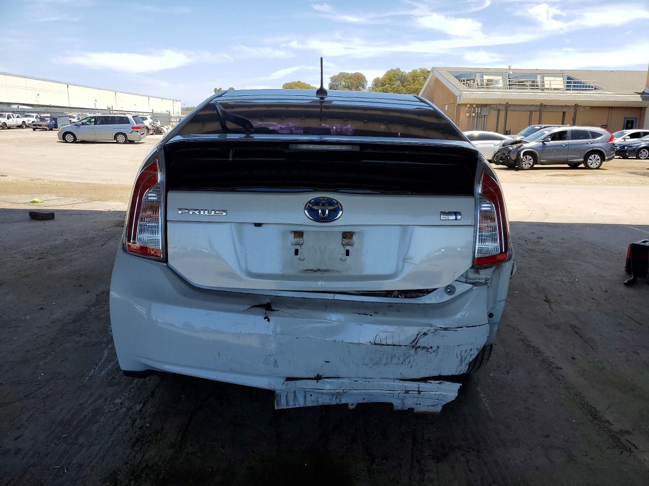 2015 Toyota Prius Three White vin: JTDKN3DU6F1927578