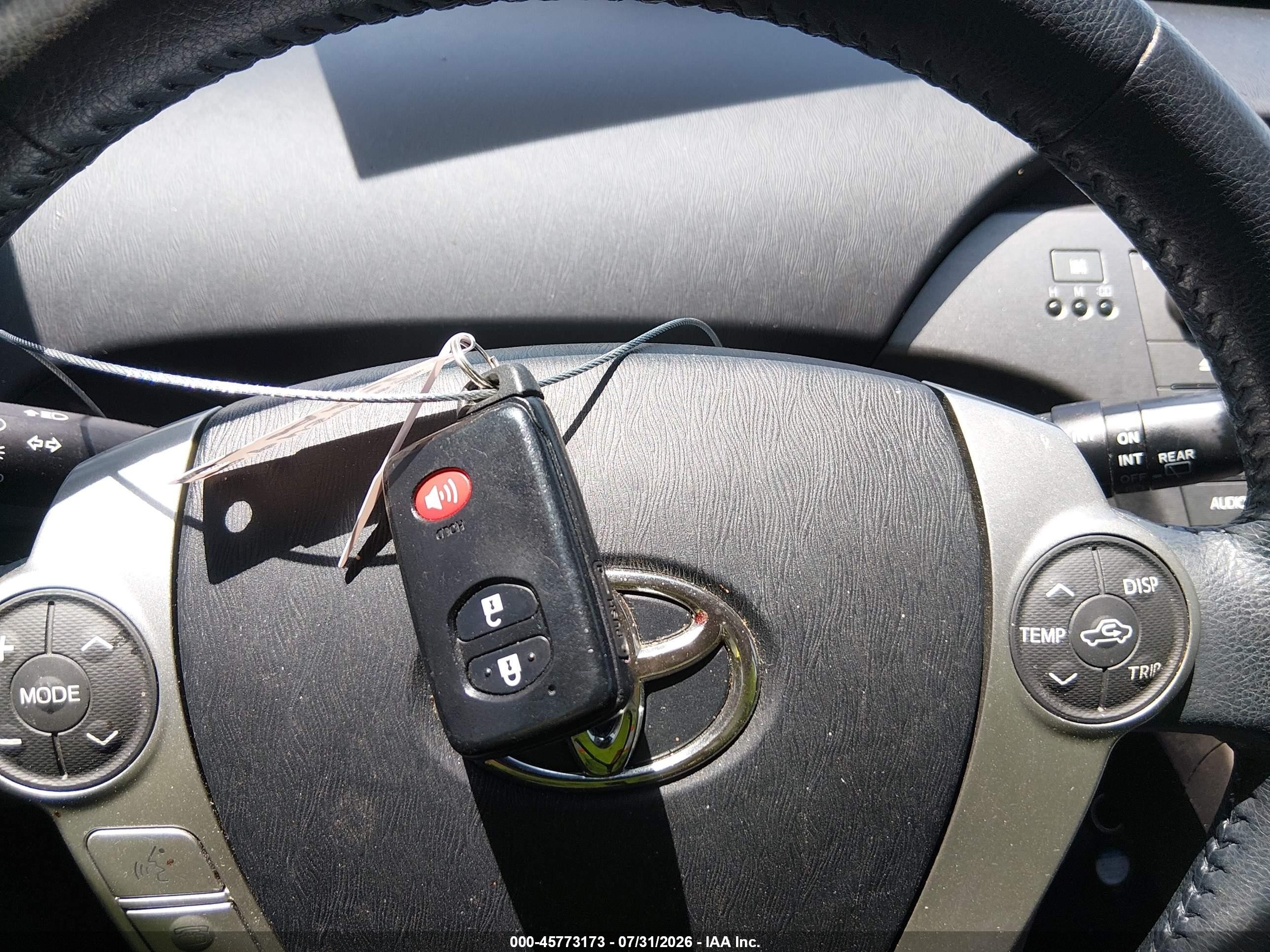 2015 Toyota Prius Four White vin: JTDKN3DU6F1931100