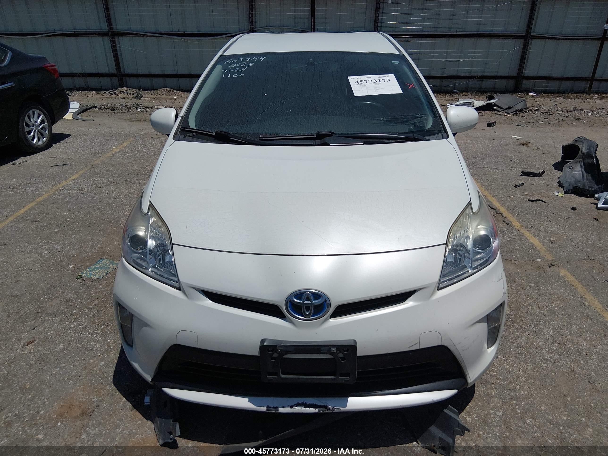 2015 Toyota Prius Four White vin: JTDKN3DU6F1931100