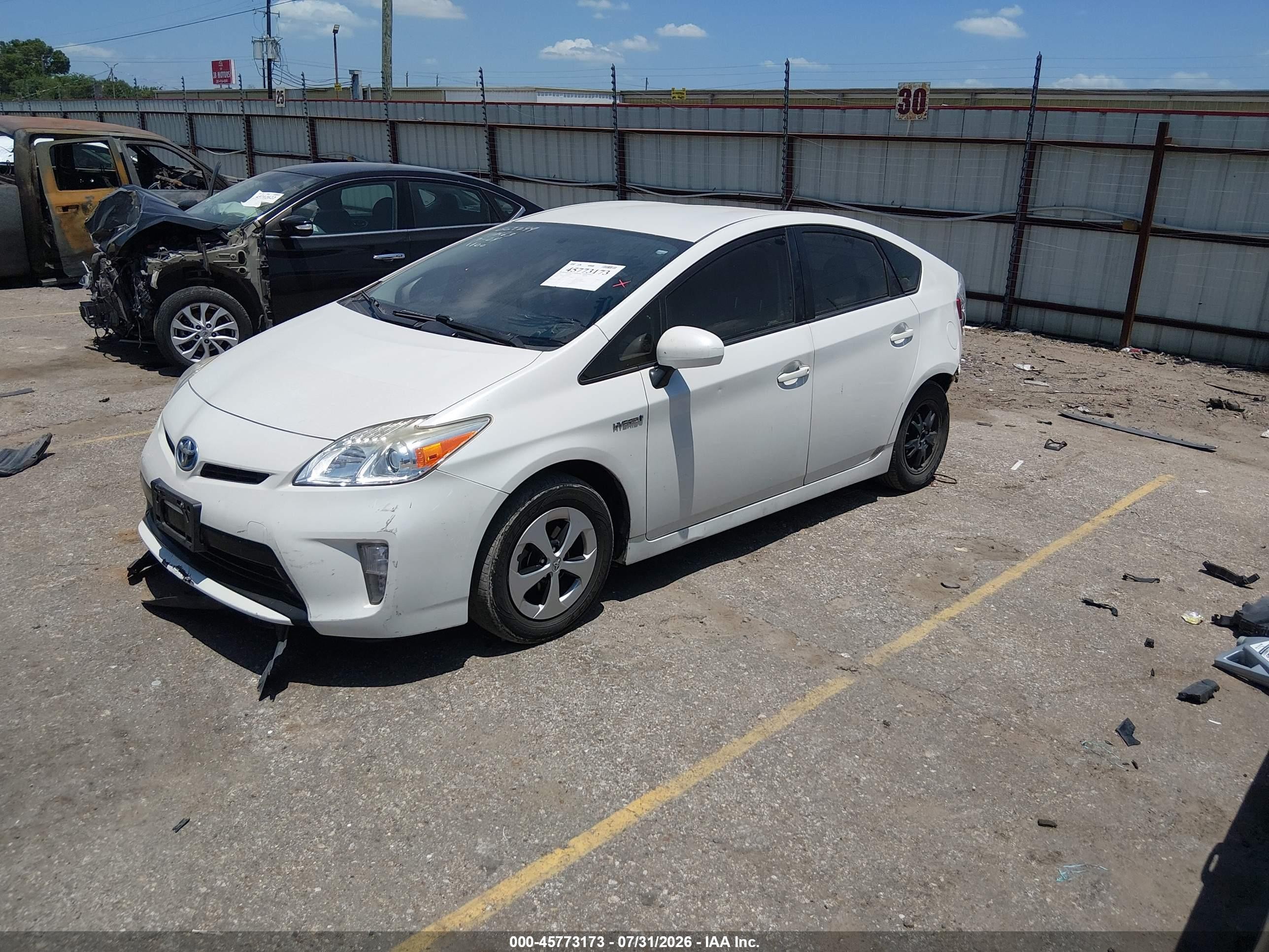 2015 Toyota Prius Four White vin: JTDKN3DU6F1931100