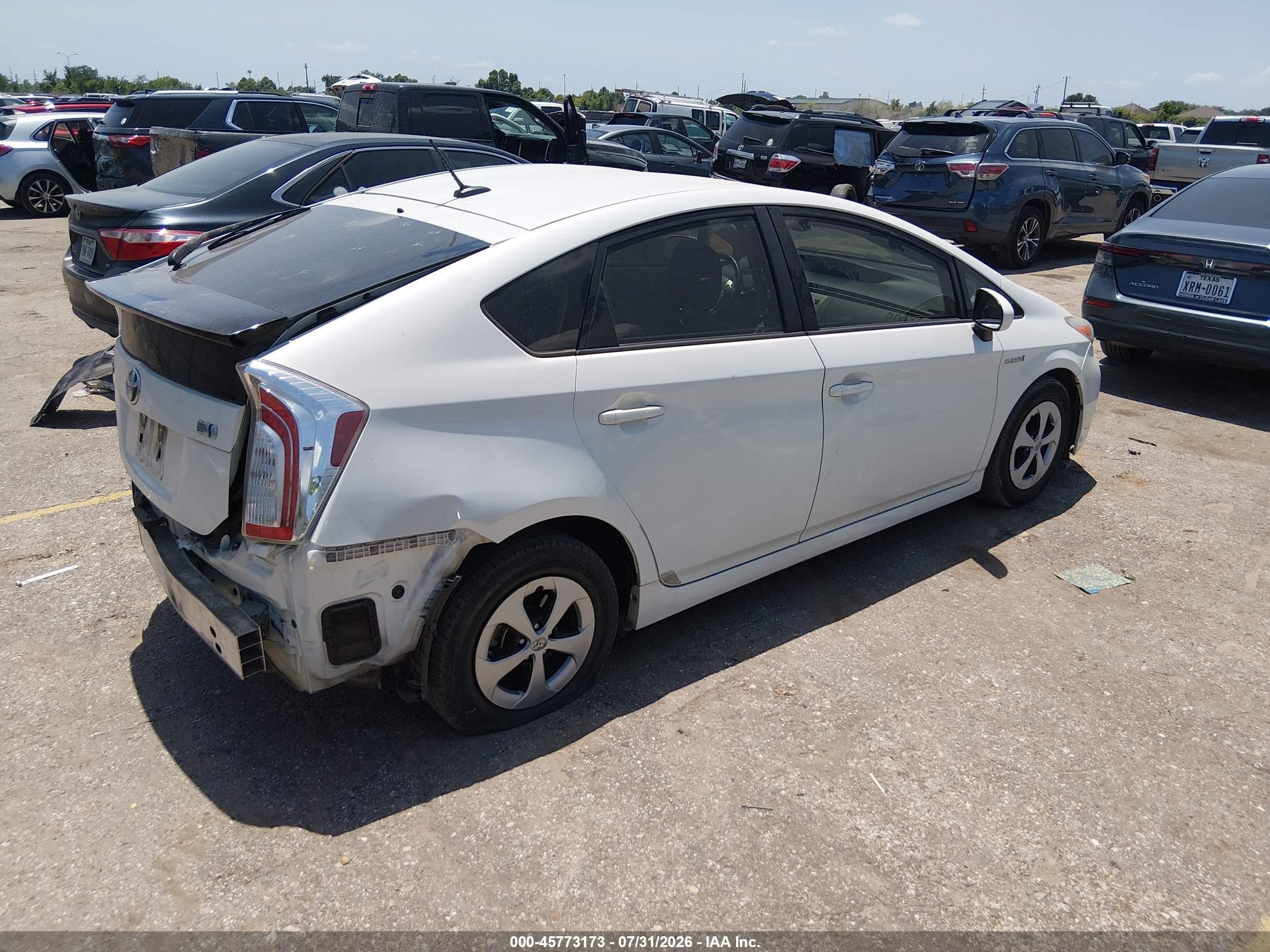 2015 Toyota Prius Four White vin: JTDKN3DU6F1931100