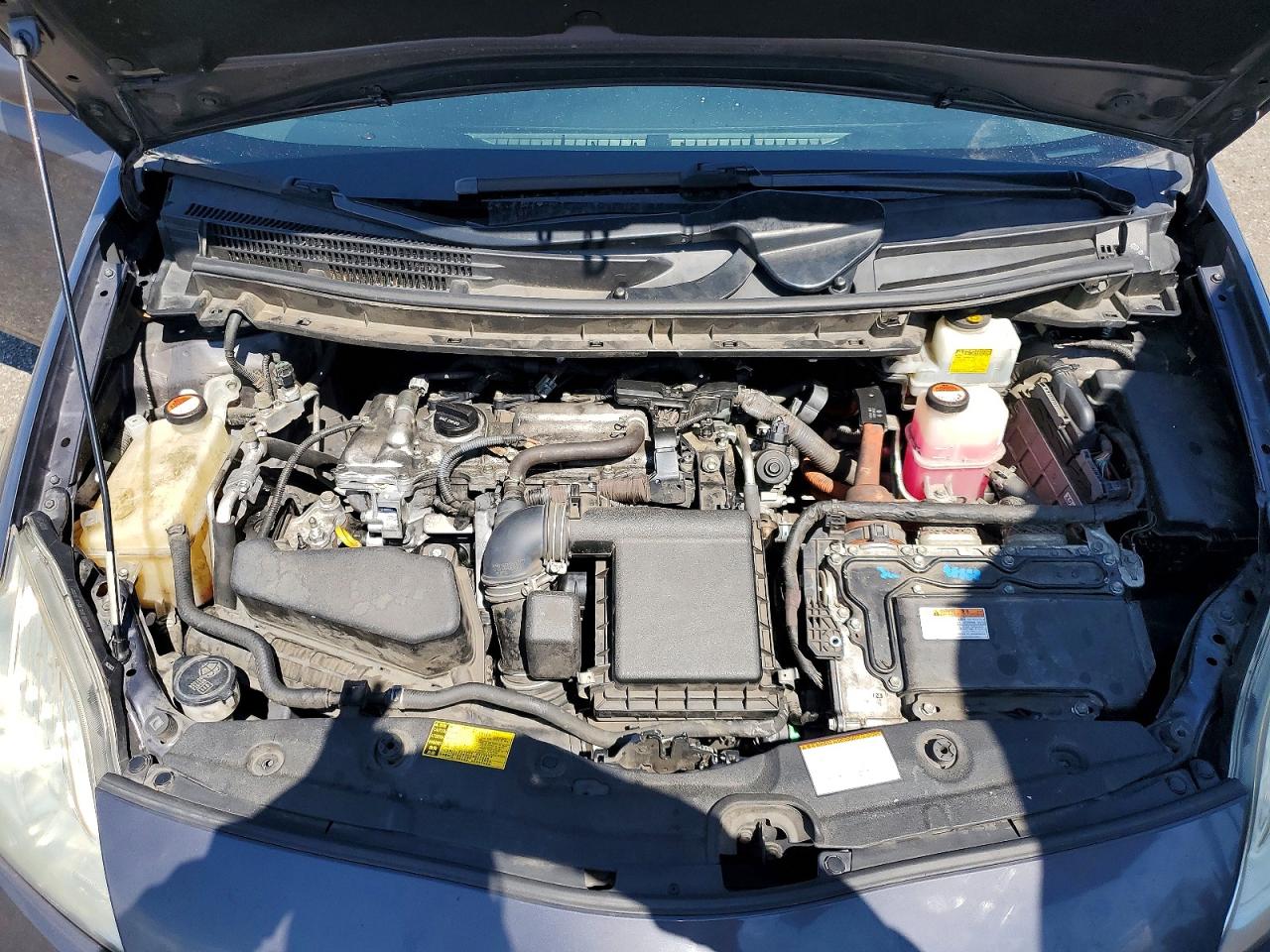 2015 Toyota Prius Four Gray vin: JTDKN3DU6F1948771