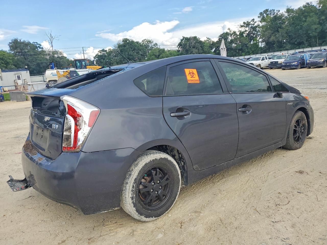 2015 Toyota Prius Two Gray vin: JTDKN3DU6F1976019