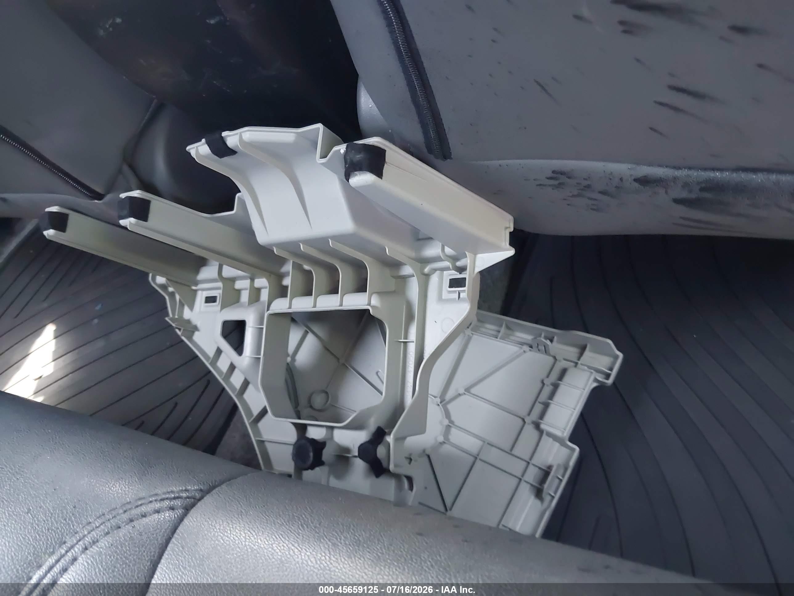 2015 Toyota Prius Two Черный vin: JTDKN3DU6F1979535