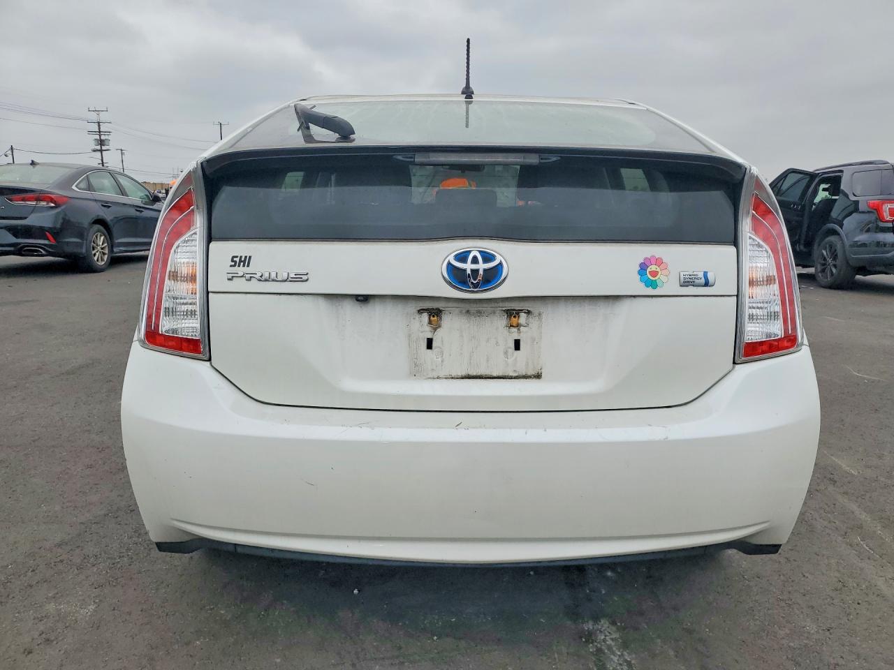 2015 Toyota Prius Two White vin: JTDKN3DU6F1993502