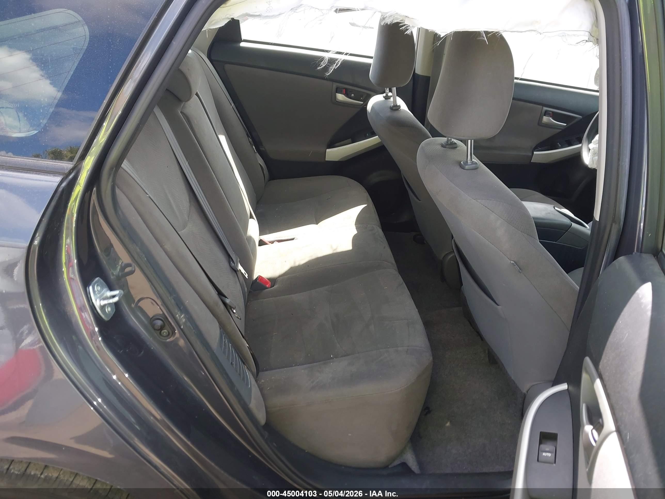 2015 Toyota Prius Two Gray vin: JTDKN3DU6F2004821