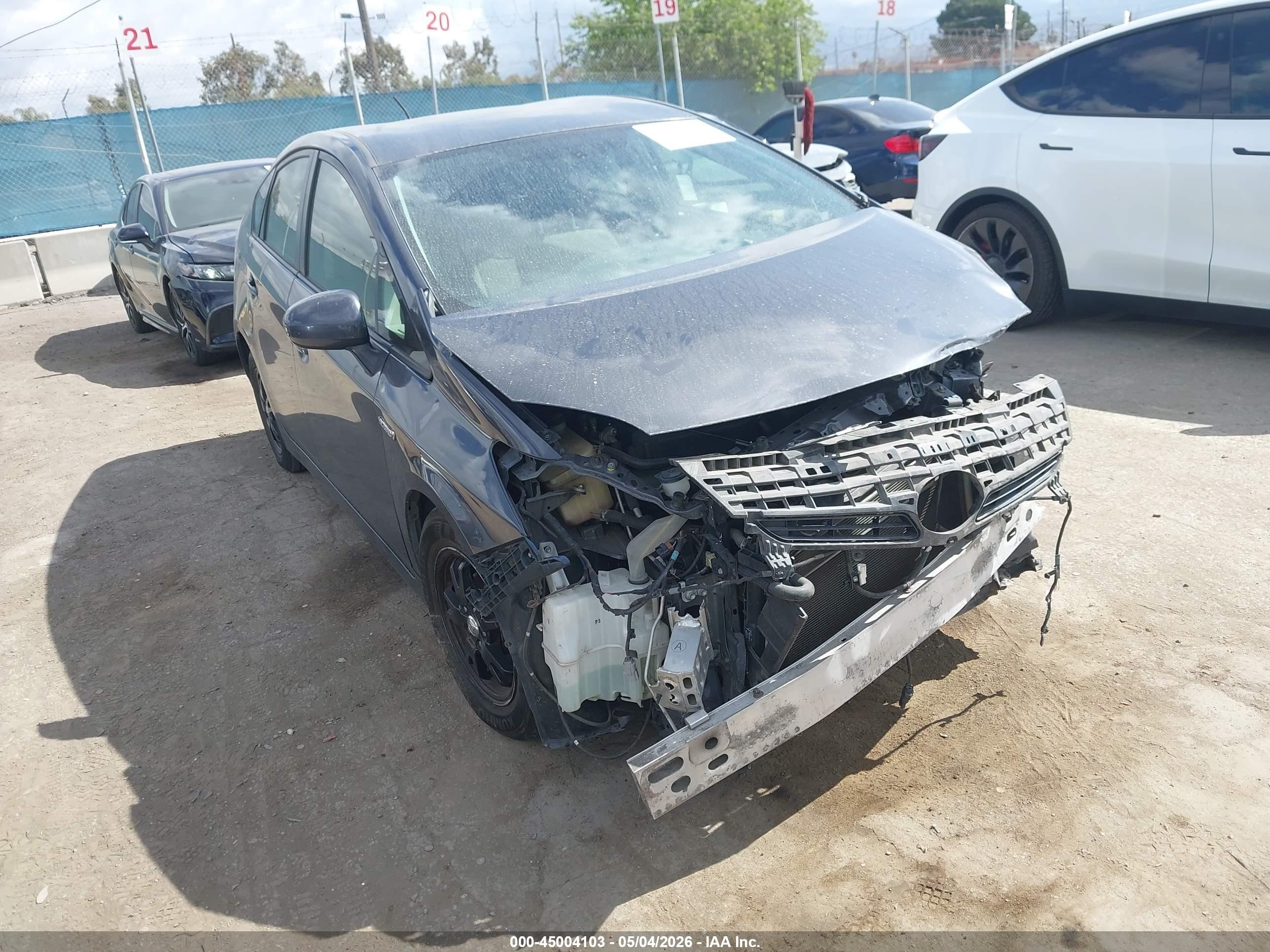 2015 Toyota Prius Two Gray vin: JTDKN3DU6F2004821