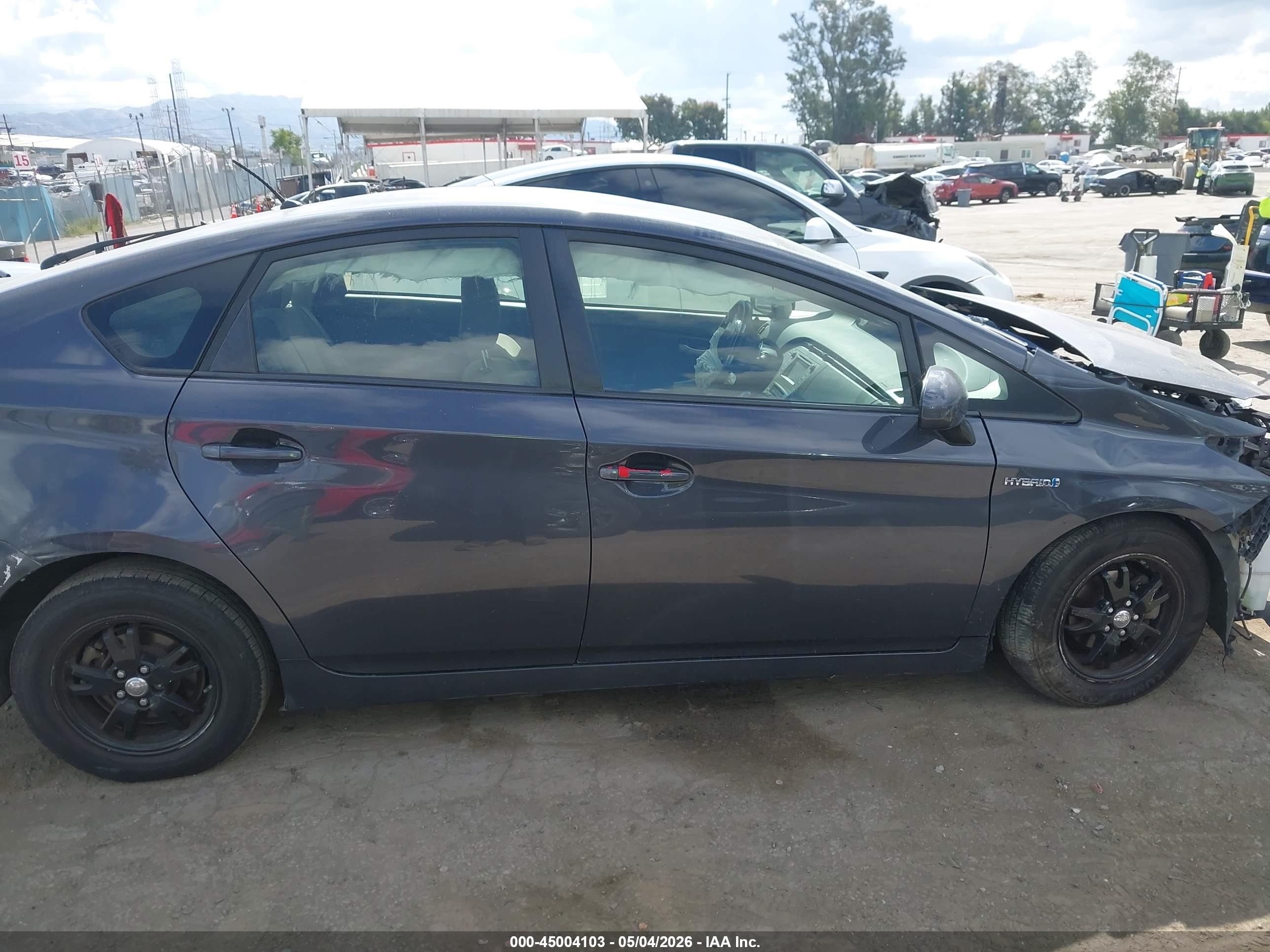 2015 Toyota Prius Two Gray vin: JTDKN3DU6F2004821