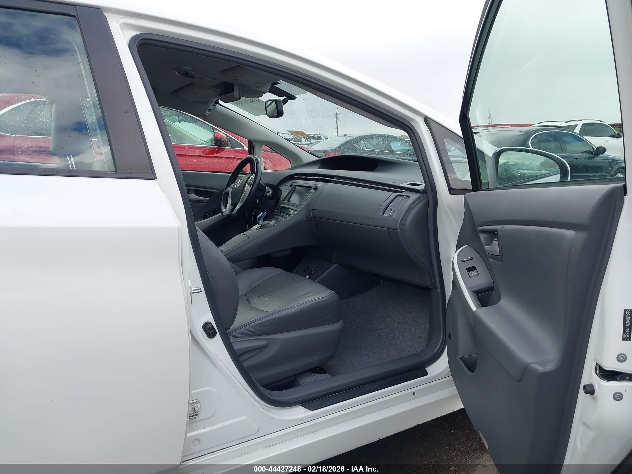 2010 Toyota Prius V White vin: JTDKN3DU7A0053515