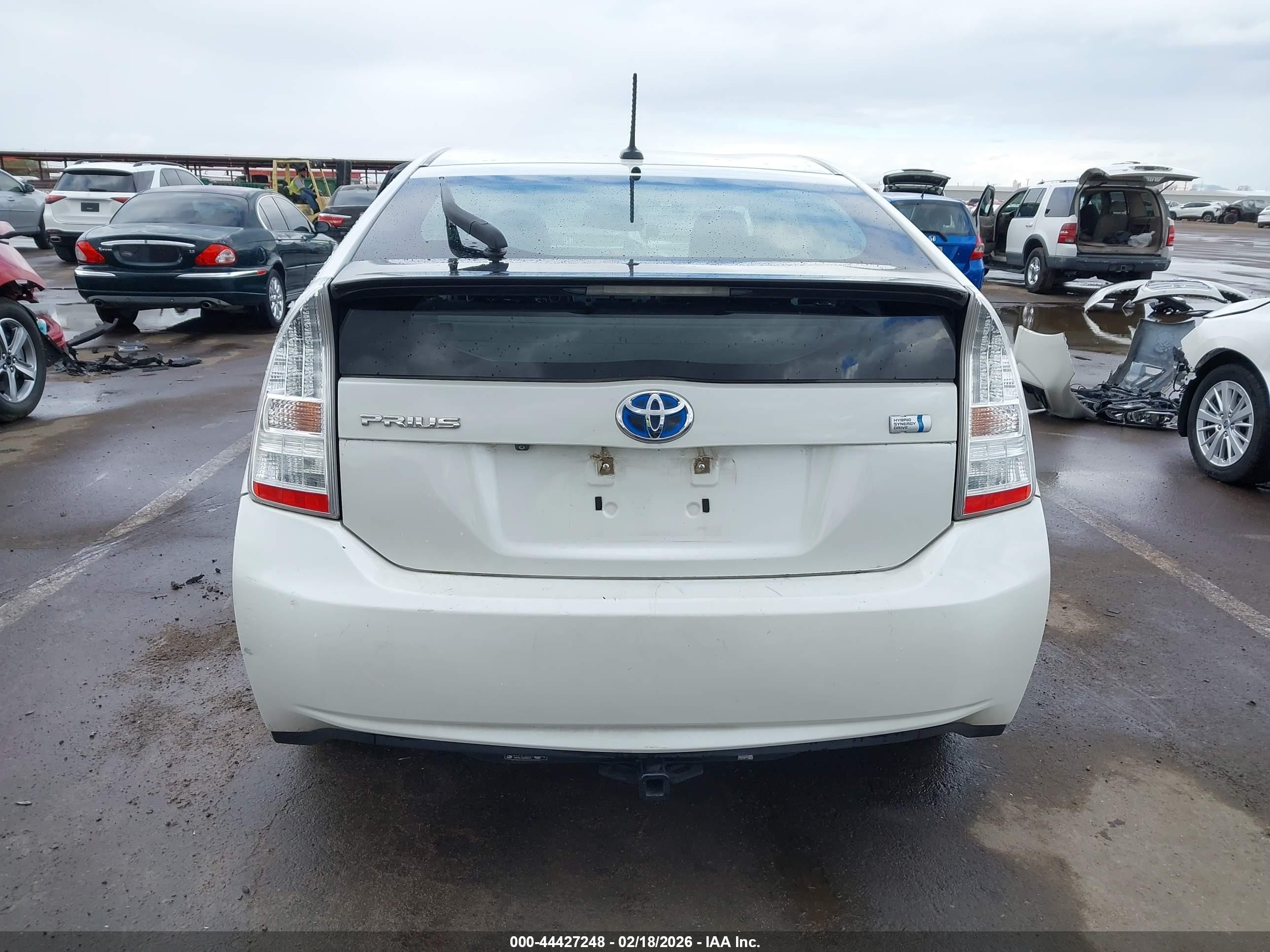 2010 Toyota Prius V White vin: JTDKN3DU7A0053515