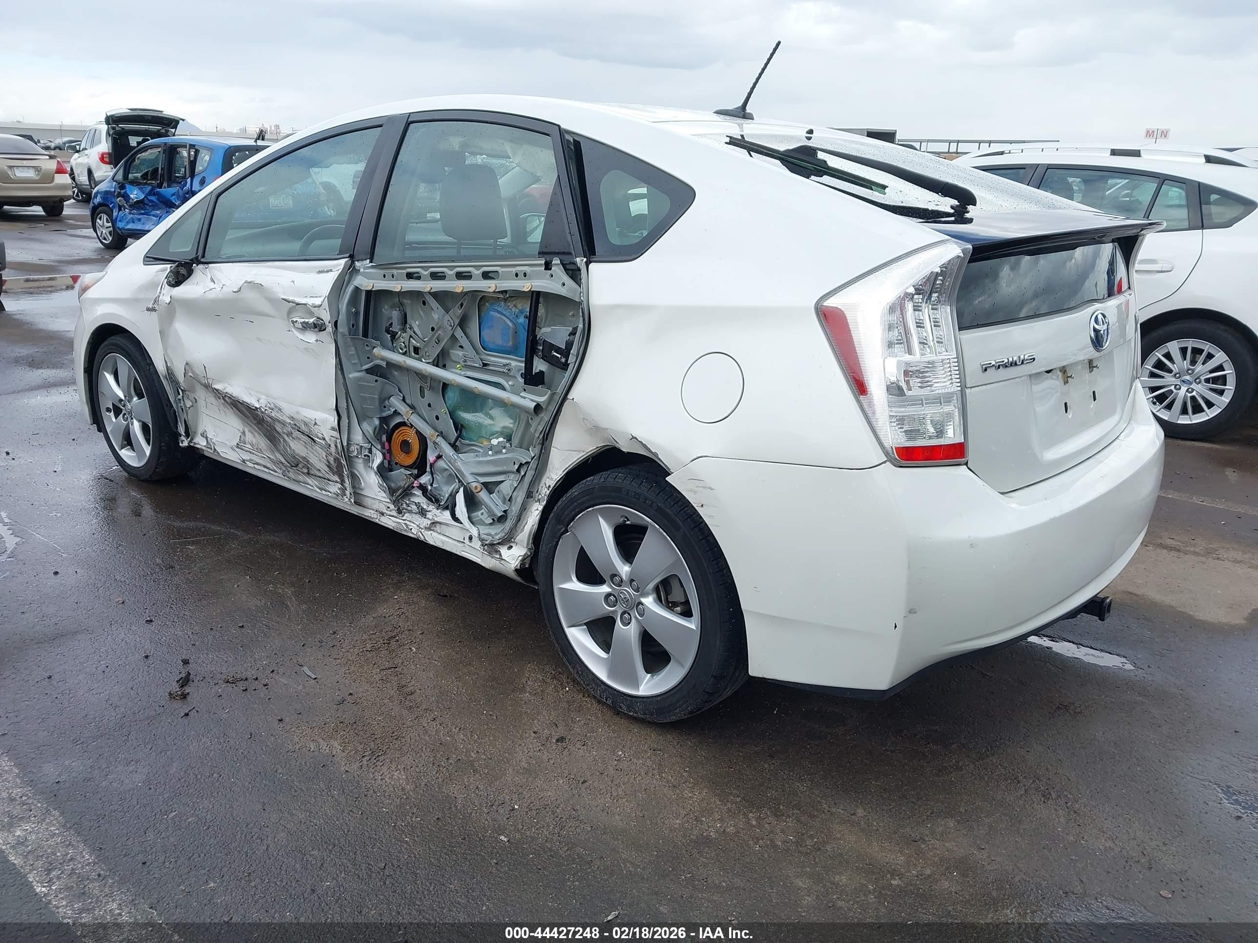 2010 Toyota Prius V White vin: JTDKN3DU7A0053515