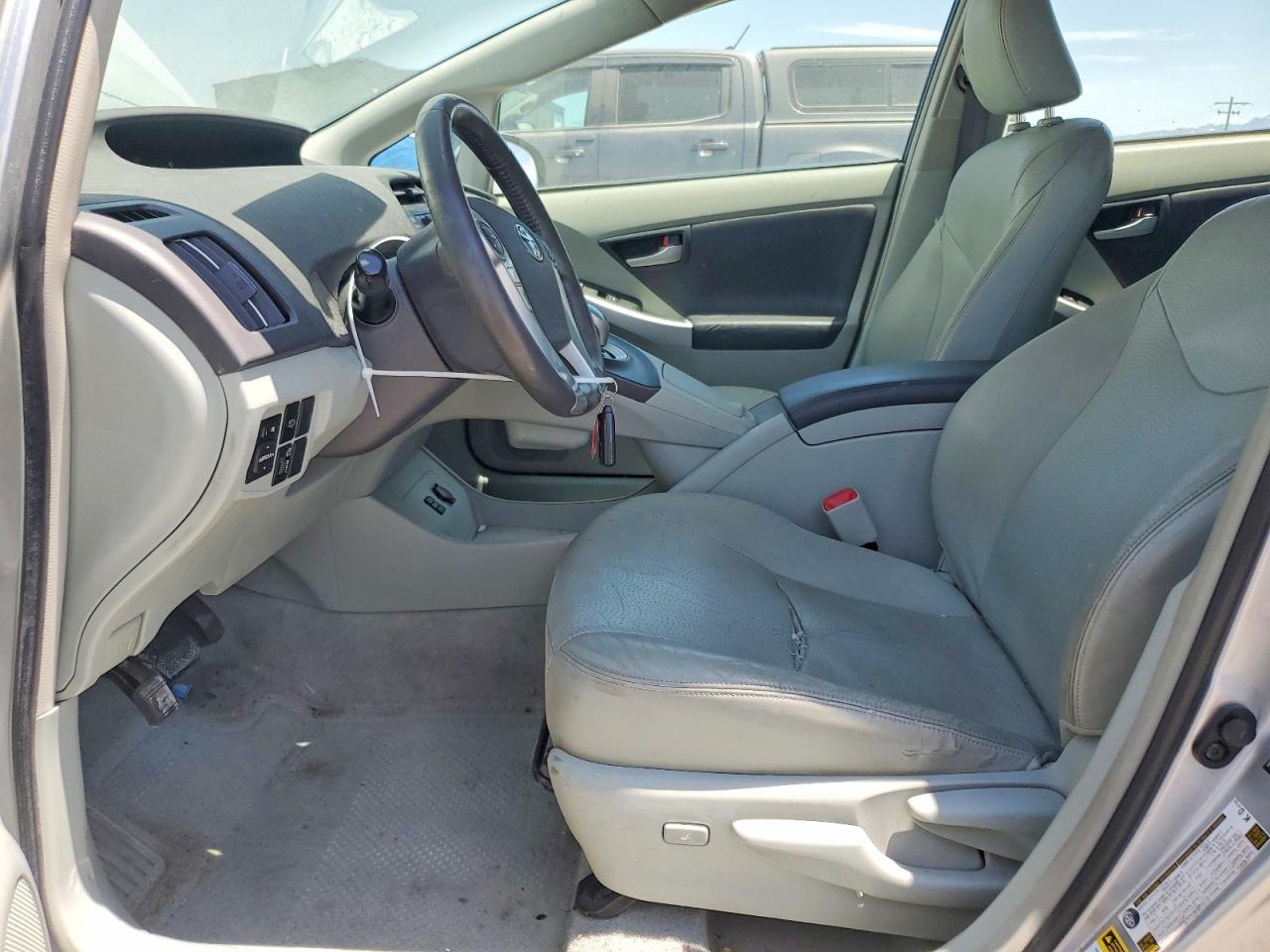 2010 Toyota Prius V Silver vin: JTDKN3DU7A1243695