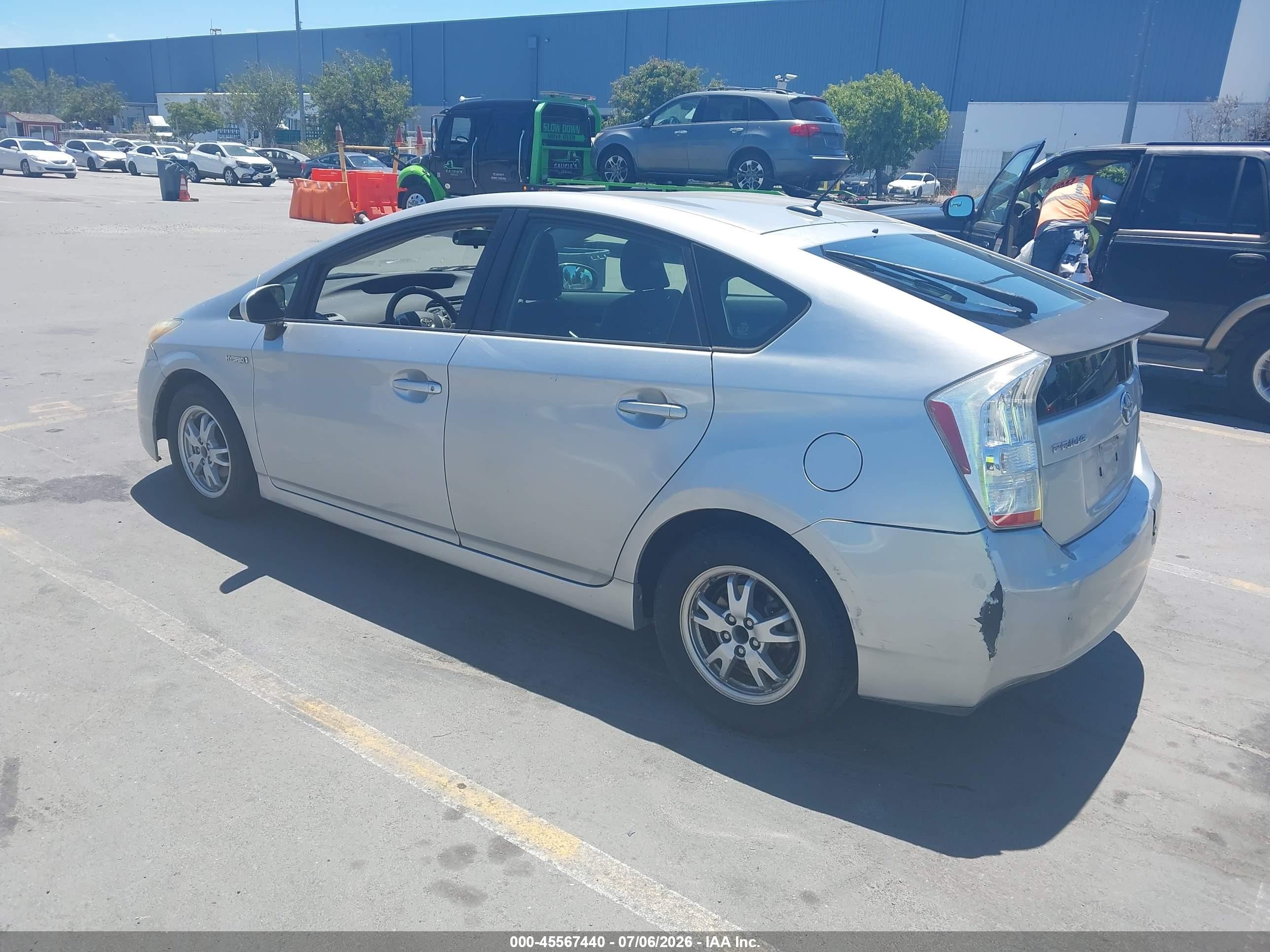 2011 Toyota Prius Two Silver vin: JTDKN3DU7B0262397