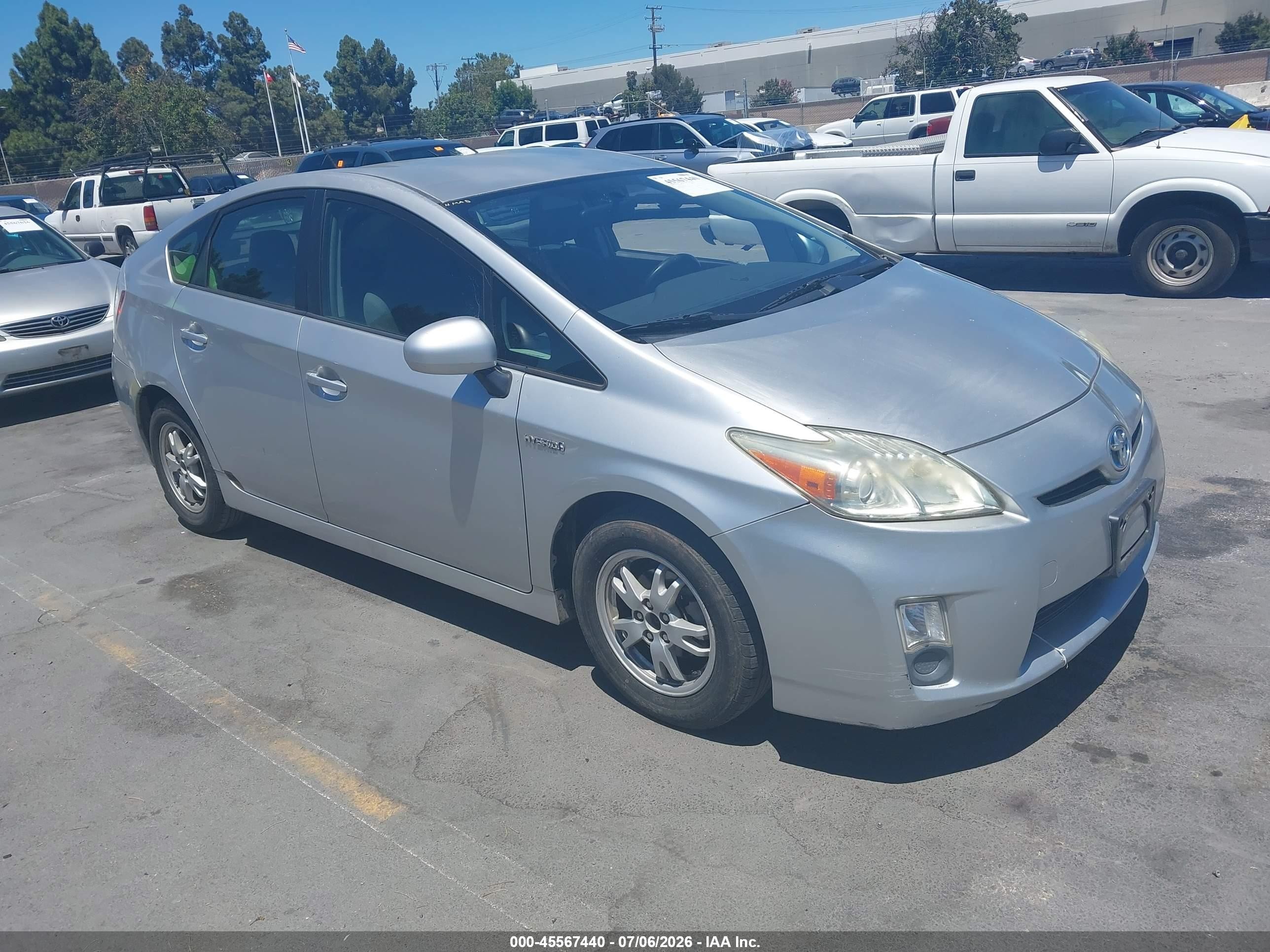 2011 Toyota Prius Two Silver vin: JTDKN3DU7B0262397