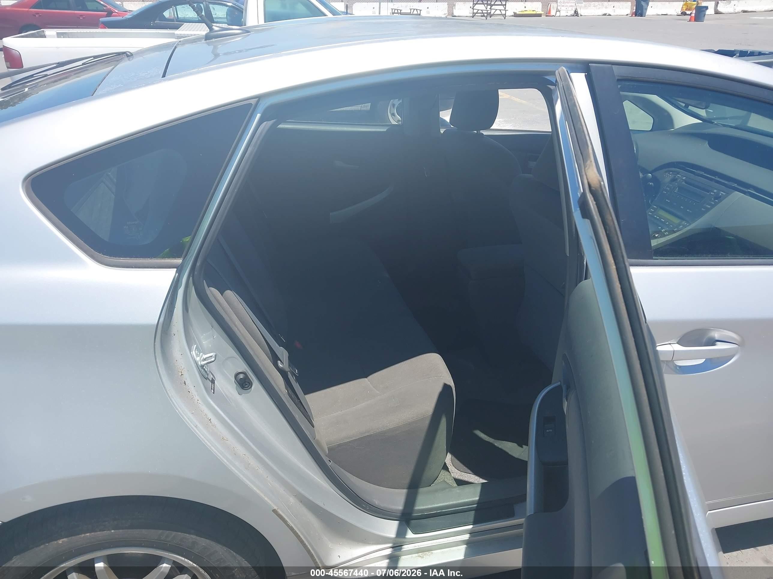 2011 Toyota Prius Two Silver vin: JTDKN3DU7B0262397
