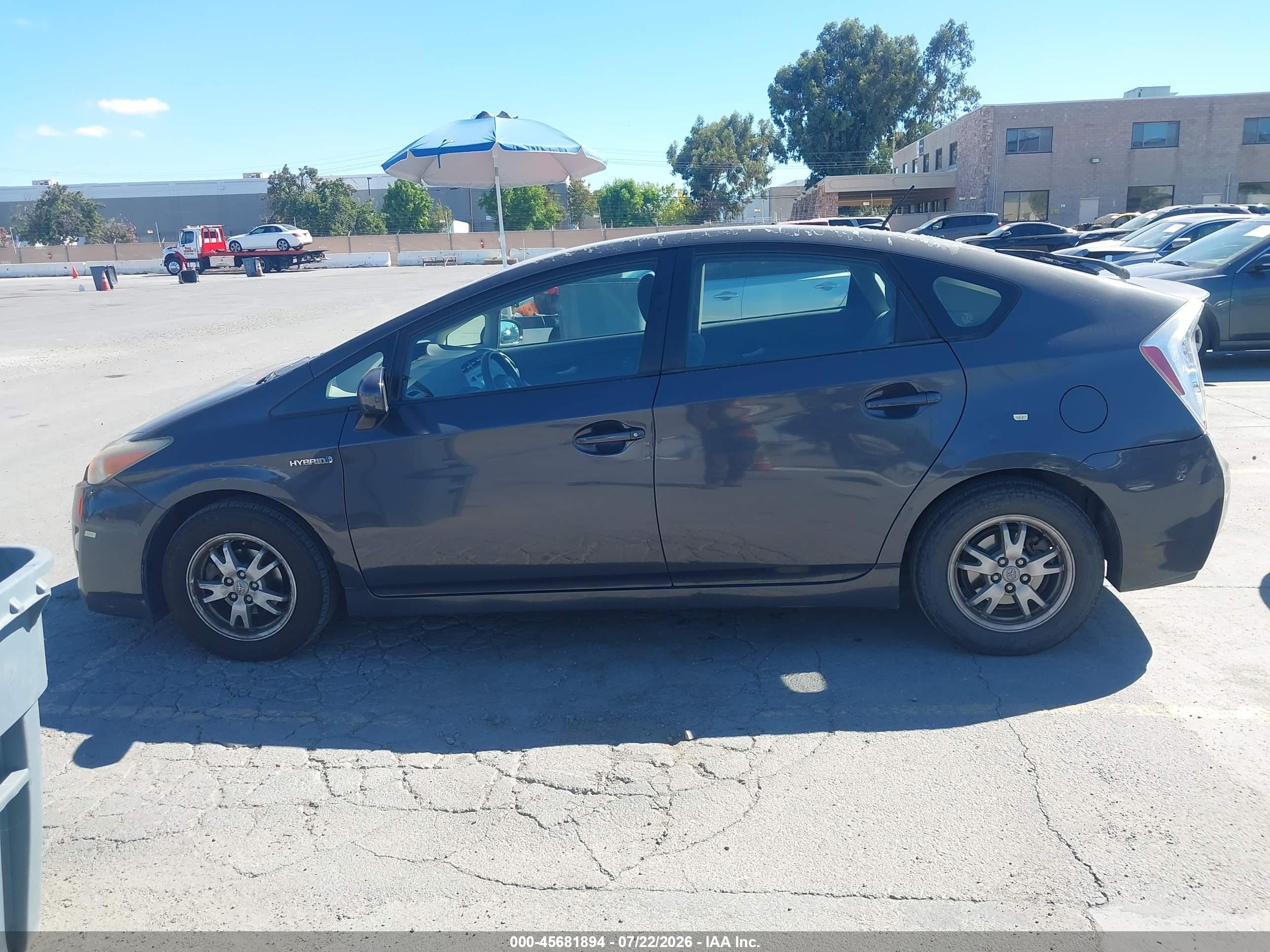 2011 Toyota Prius Two Gray vin: JTDKN3DU7B0264070