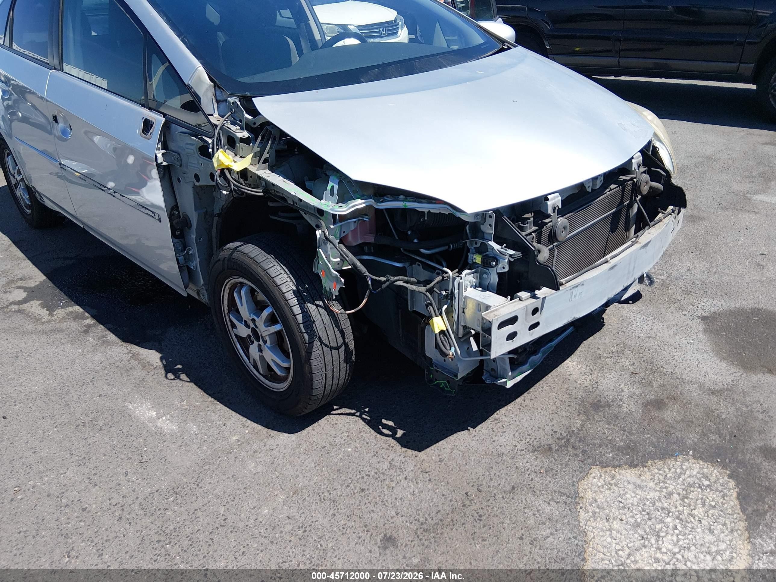 2011 Toyota Prius Three Silver vin: JTDKN3DU7B0277370