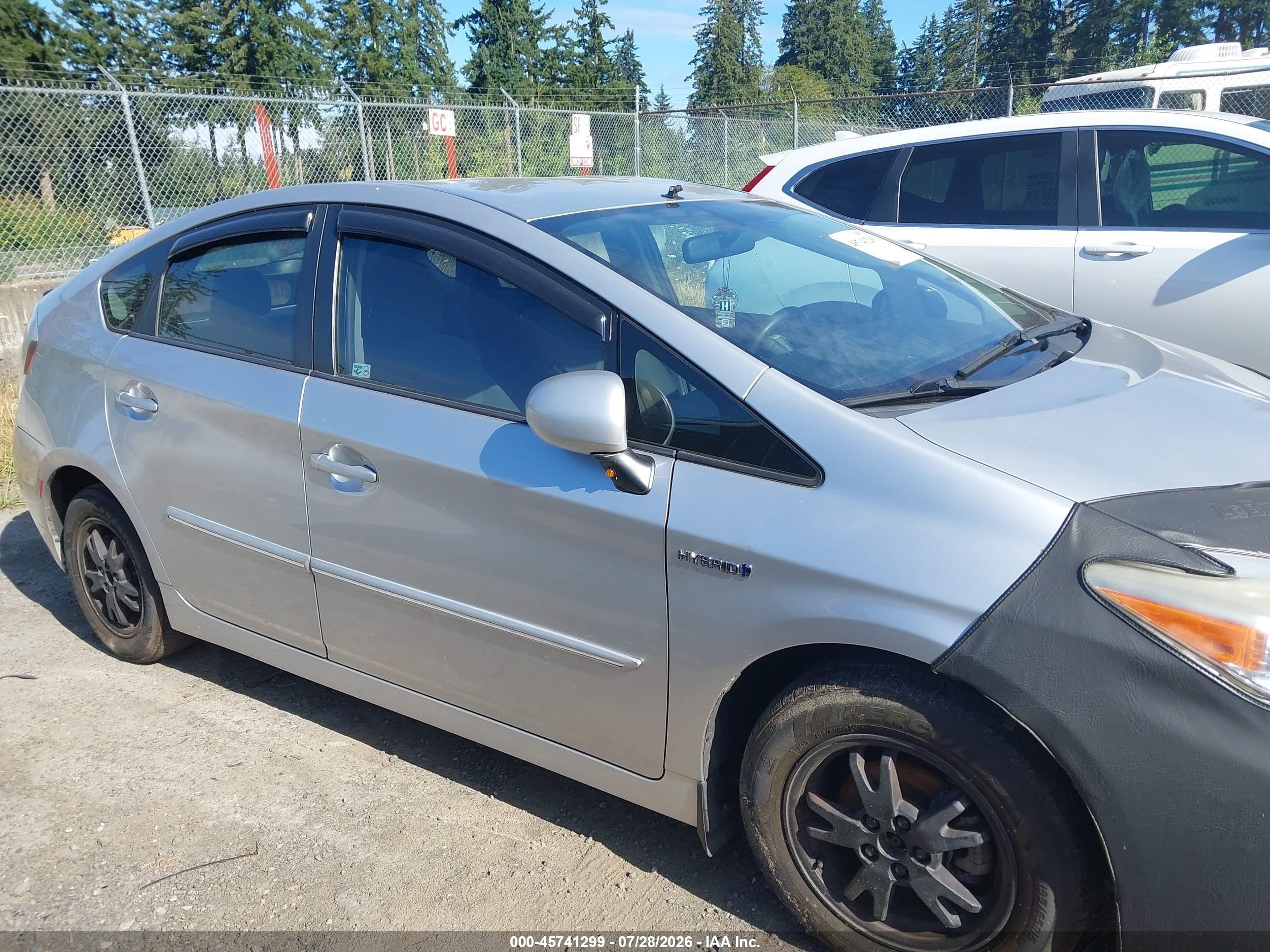 2011 Toyota Prius Two Silver vin: JTDKN3DU7B0284576