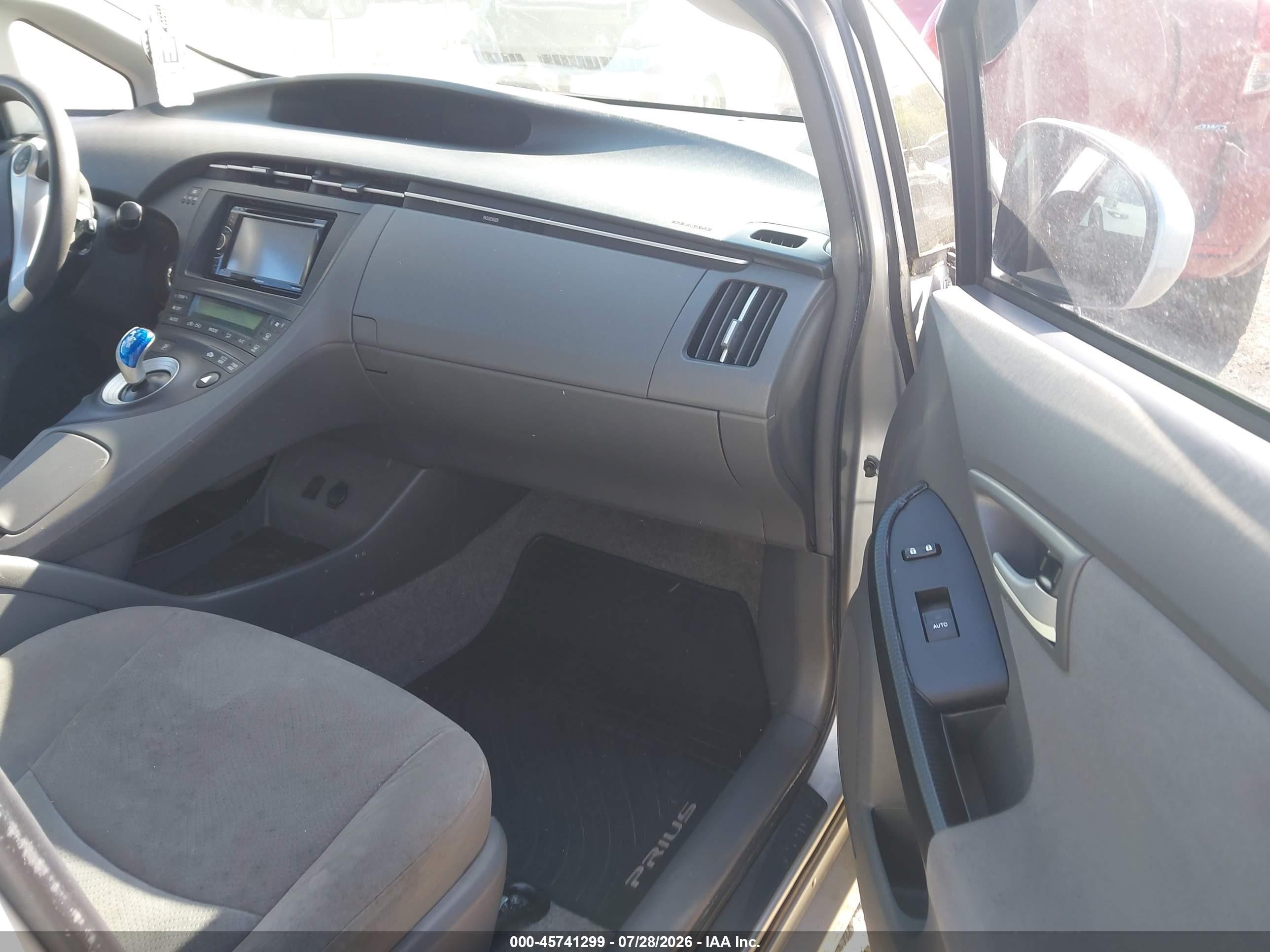 2011 Toyota Prius Two Silver vin: JTDKN3DU7B0284576
