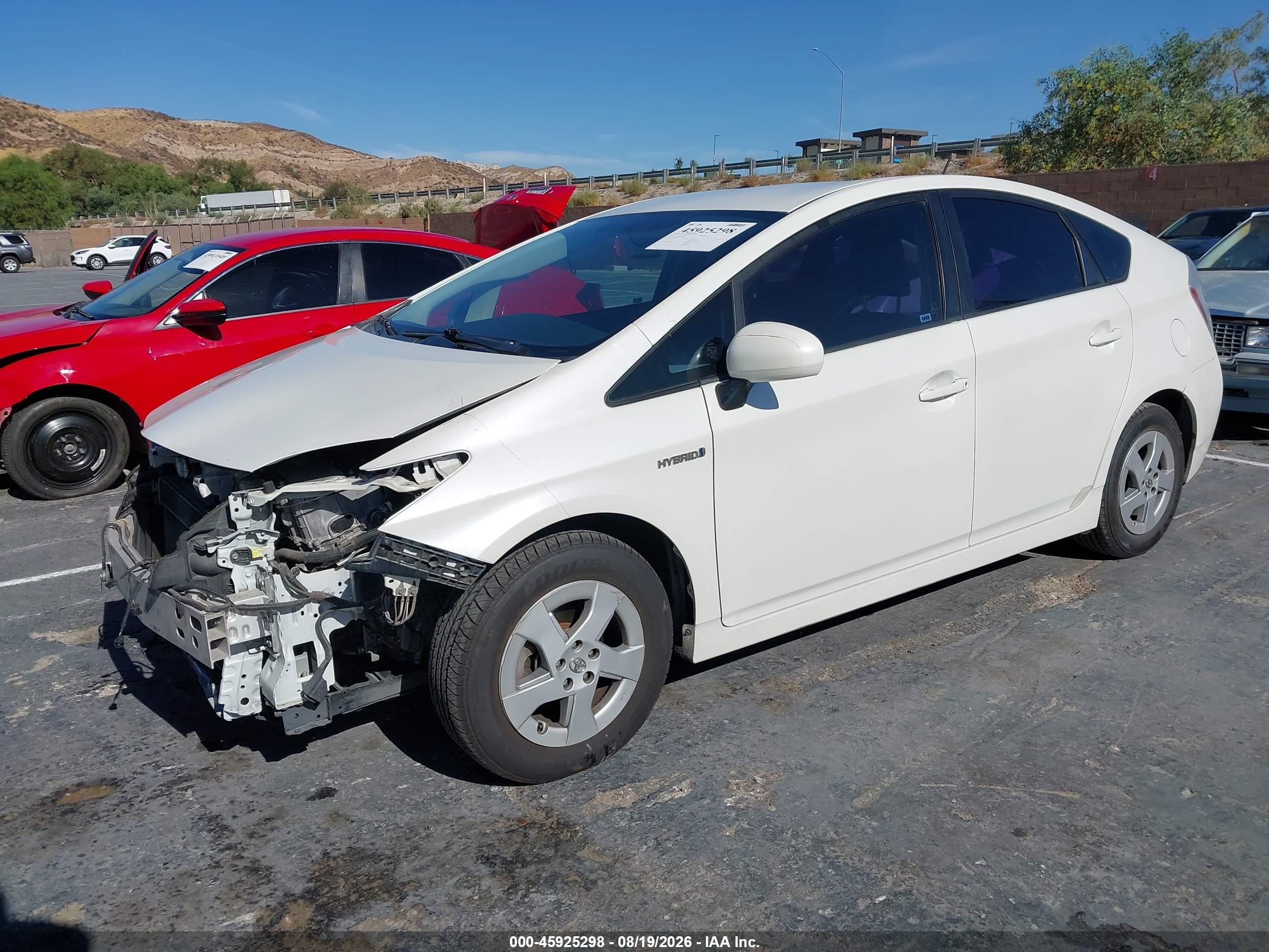 2011 Toyota Prius Three Белый vin: JTDKN3DU7B0321657