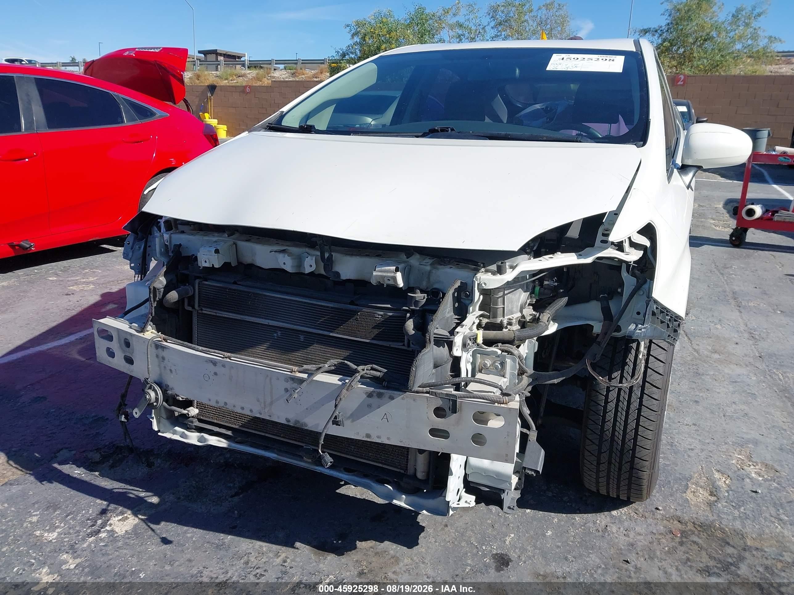 2011 Toyota Prius Three Белый vin: JTDKN3DU7B0321657