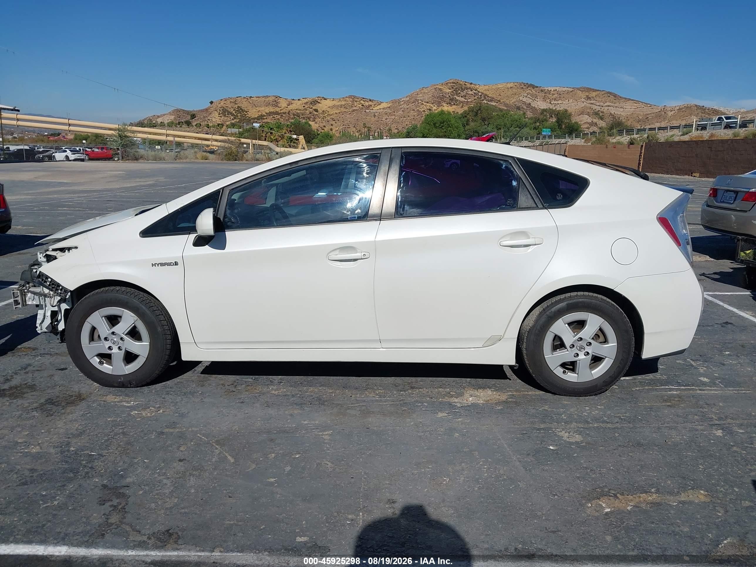 2011 Toyota Prius Three Белый vin: JTDKN3DU7B0321657