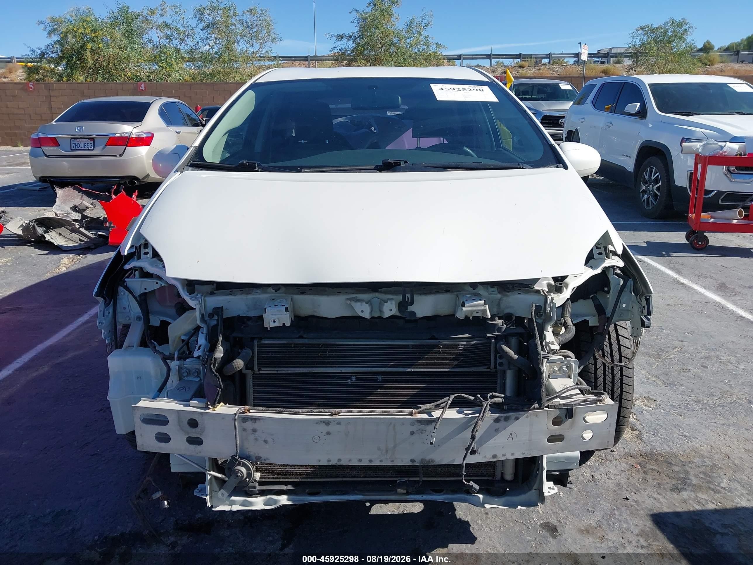 2011 Toyota Prius Three Белый vin: JTDKN3DU7B0321657