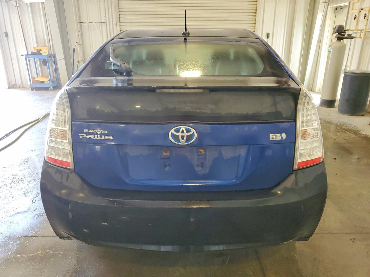 2011 Toyota Prius Two Blue vin: JTDKN3DU7B1334080