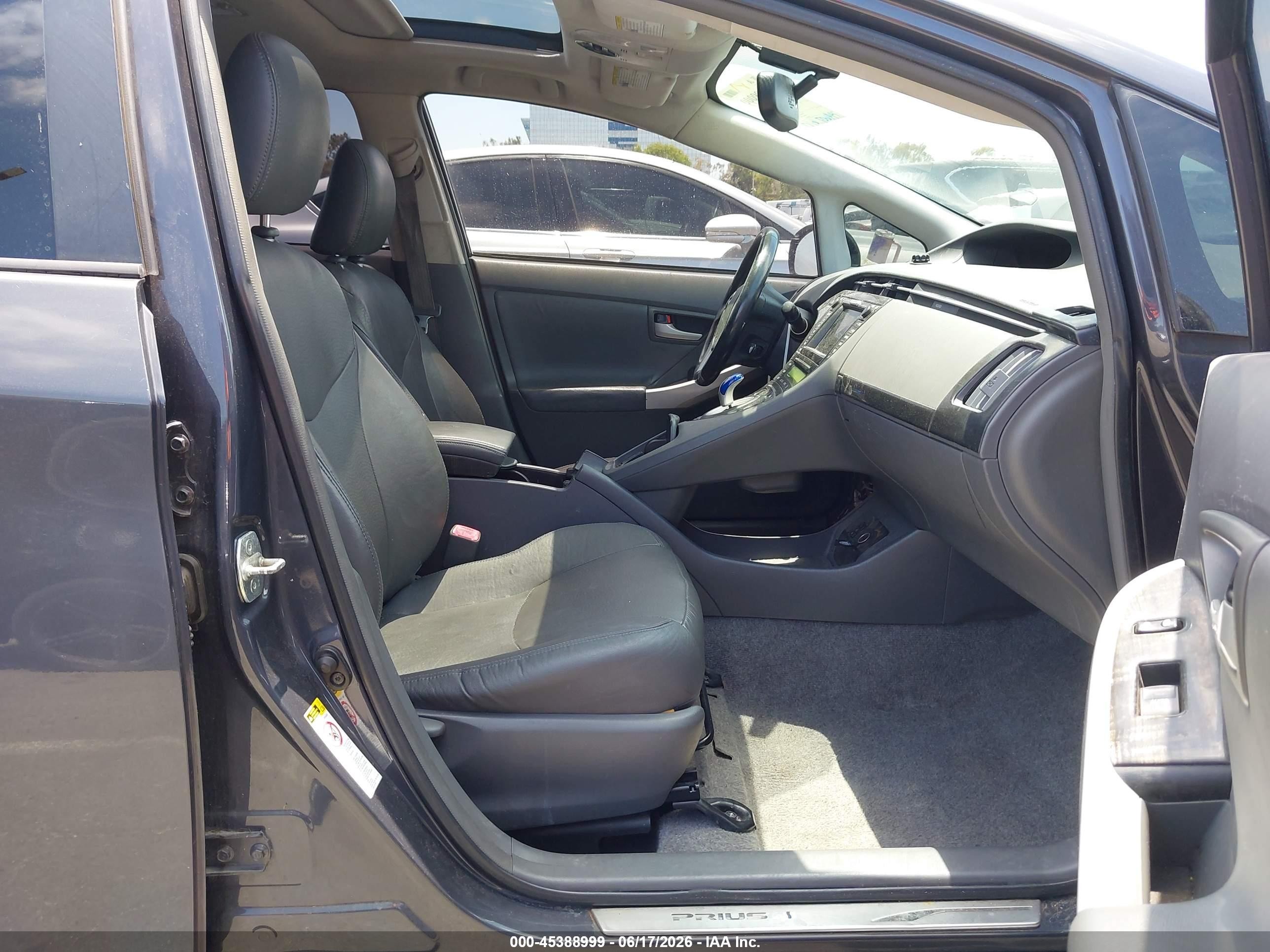 2011 Toyota Prius Four Gray vin: JTDKN3DU7B1365720