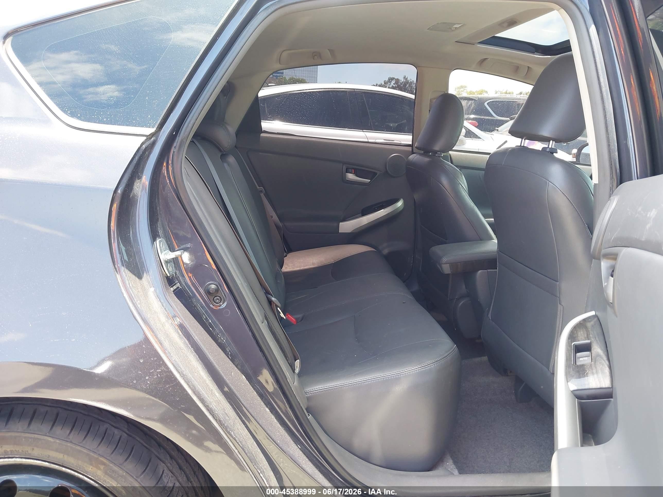 2011 Toyota Prius Four Gray vin: JTDKN3DU7B1365720