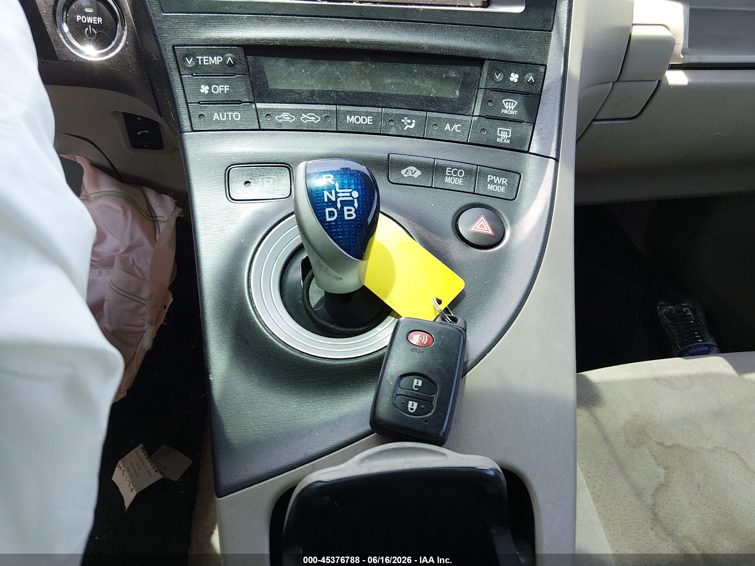 2011 Toyota Prius Two Gold vin: JTDKN3DU7B1471293