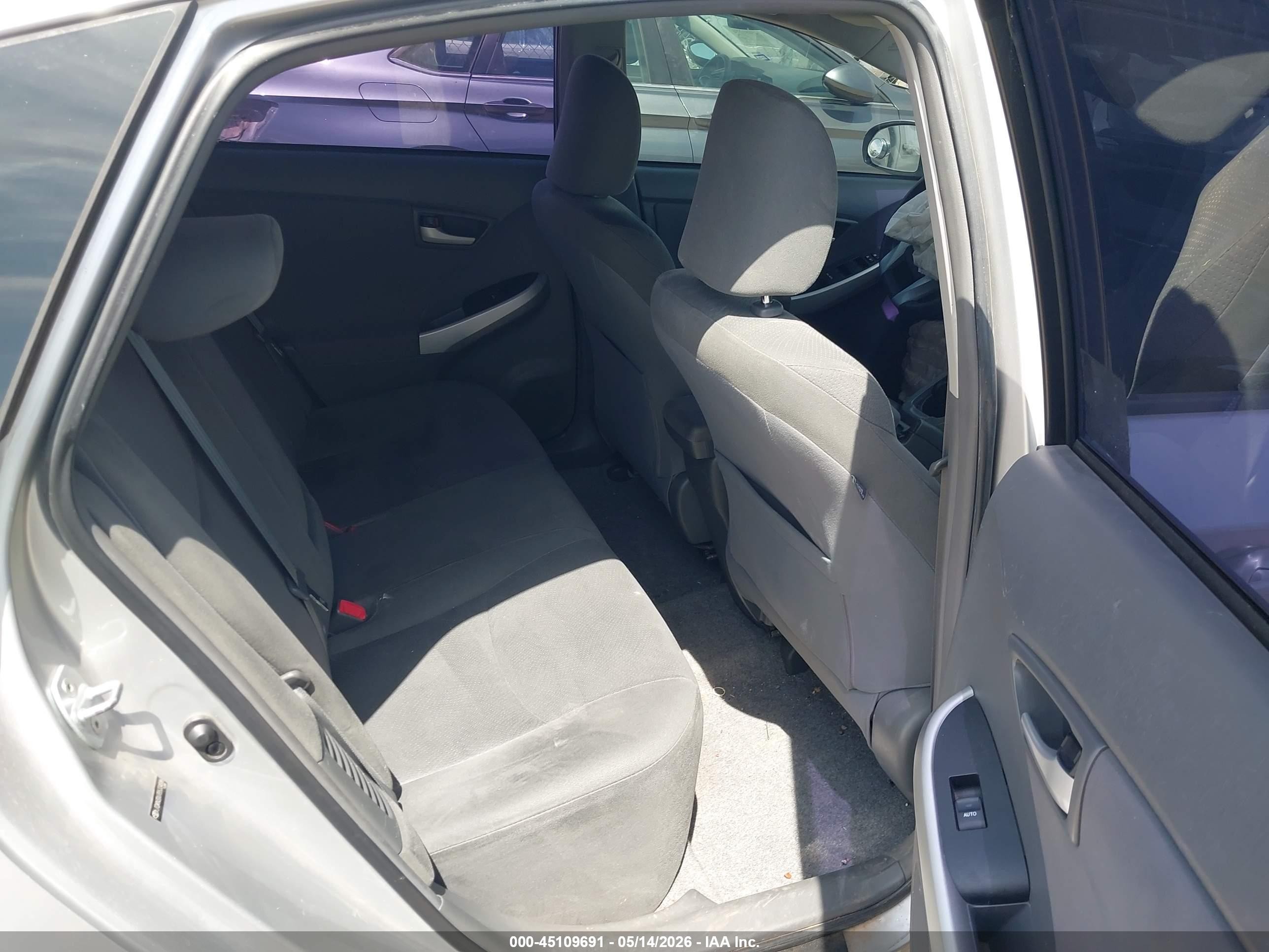 2011 Toyota Prius Two Silver vin: JTDKN3DU7B5334086