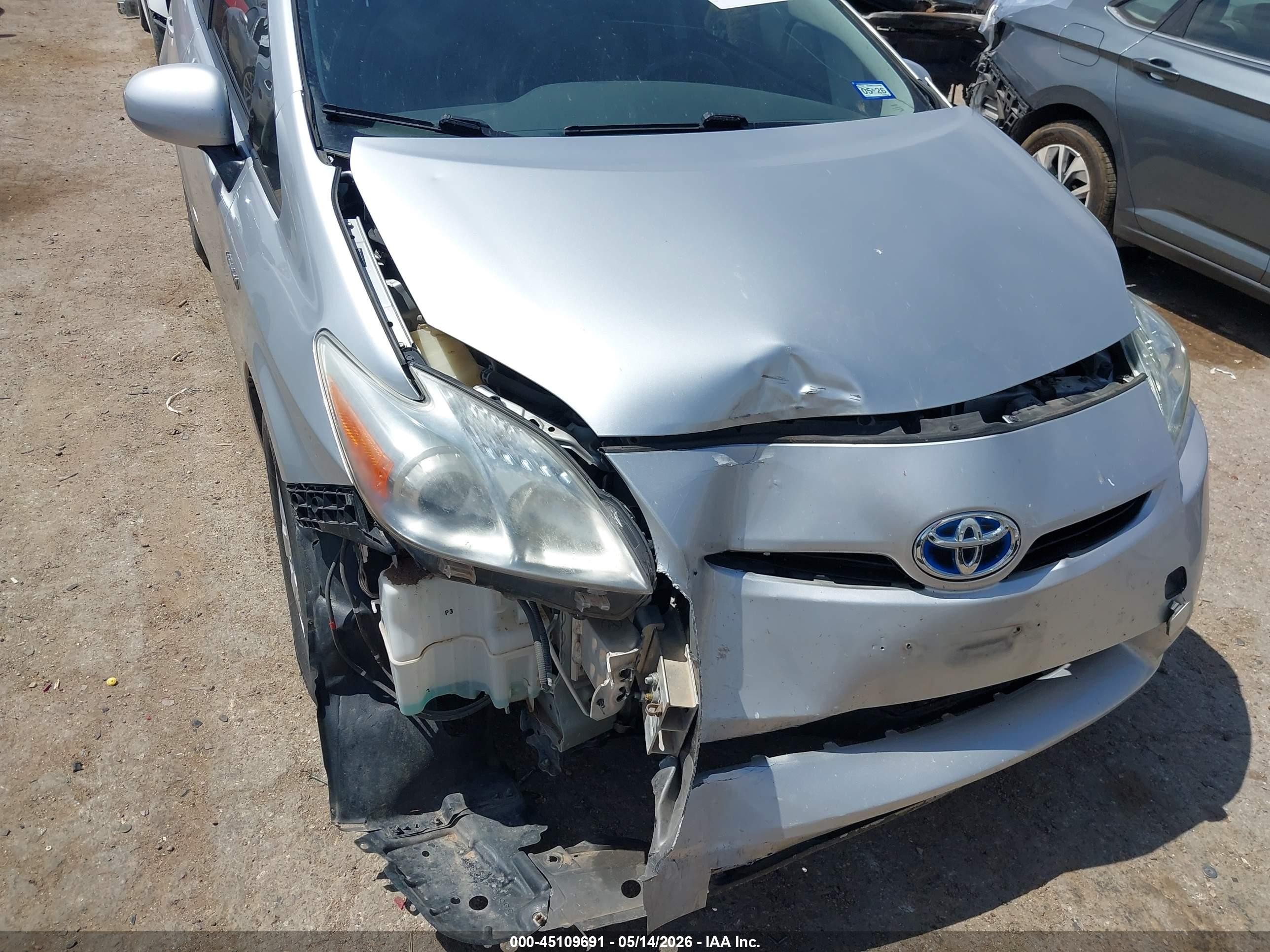 2011 Toyota Prius Two Silver vin: JTDKN3DU7B5334086
