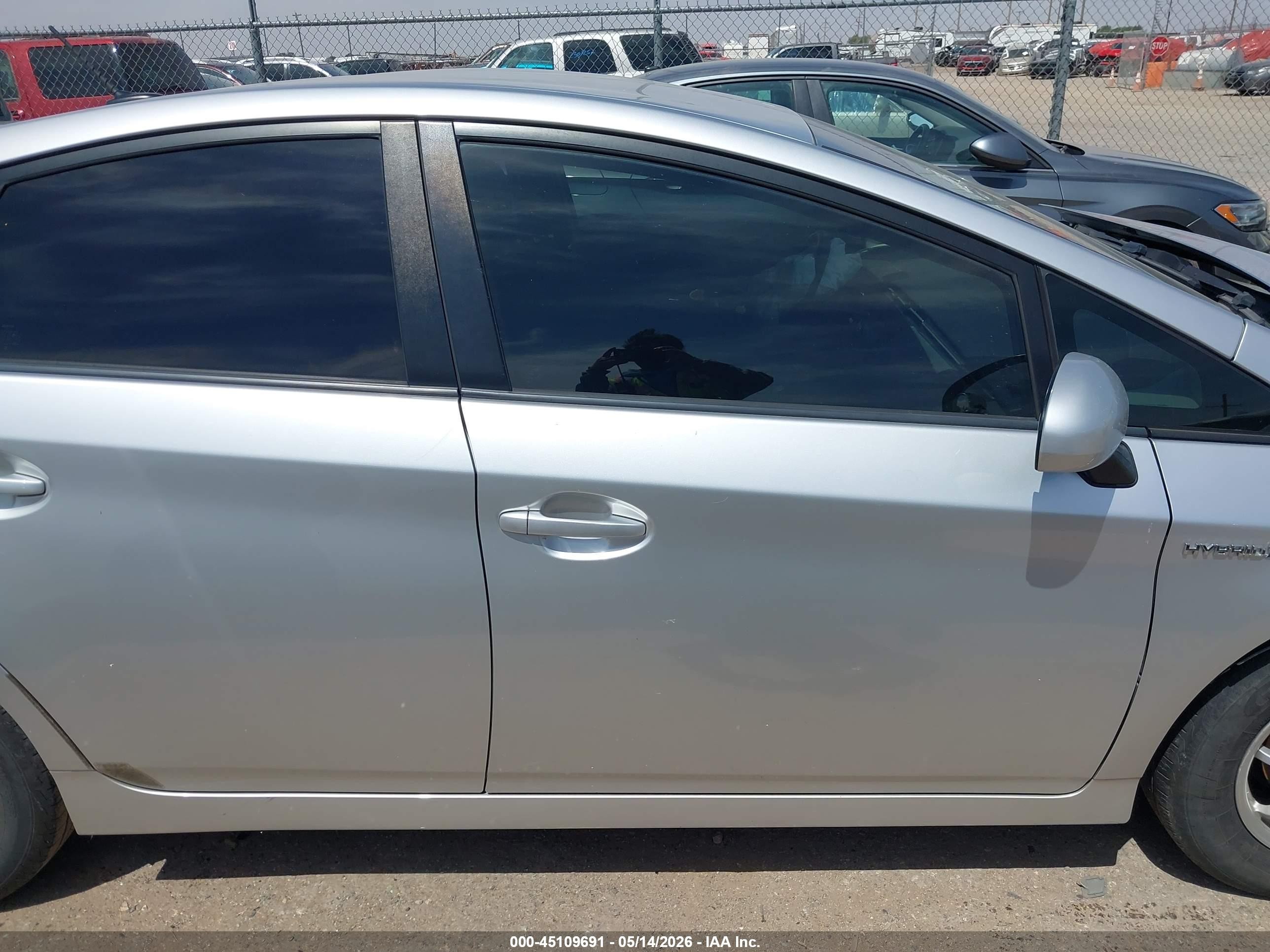 2011 Toyota Prius Two Silver vin: JTDKN3DU7B5334086