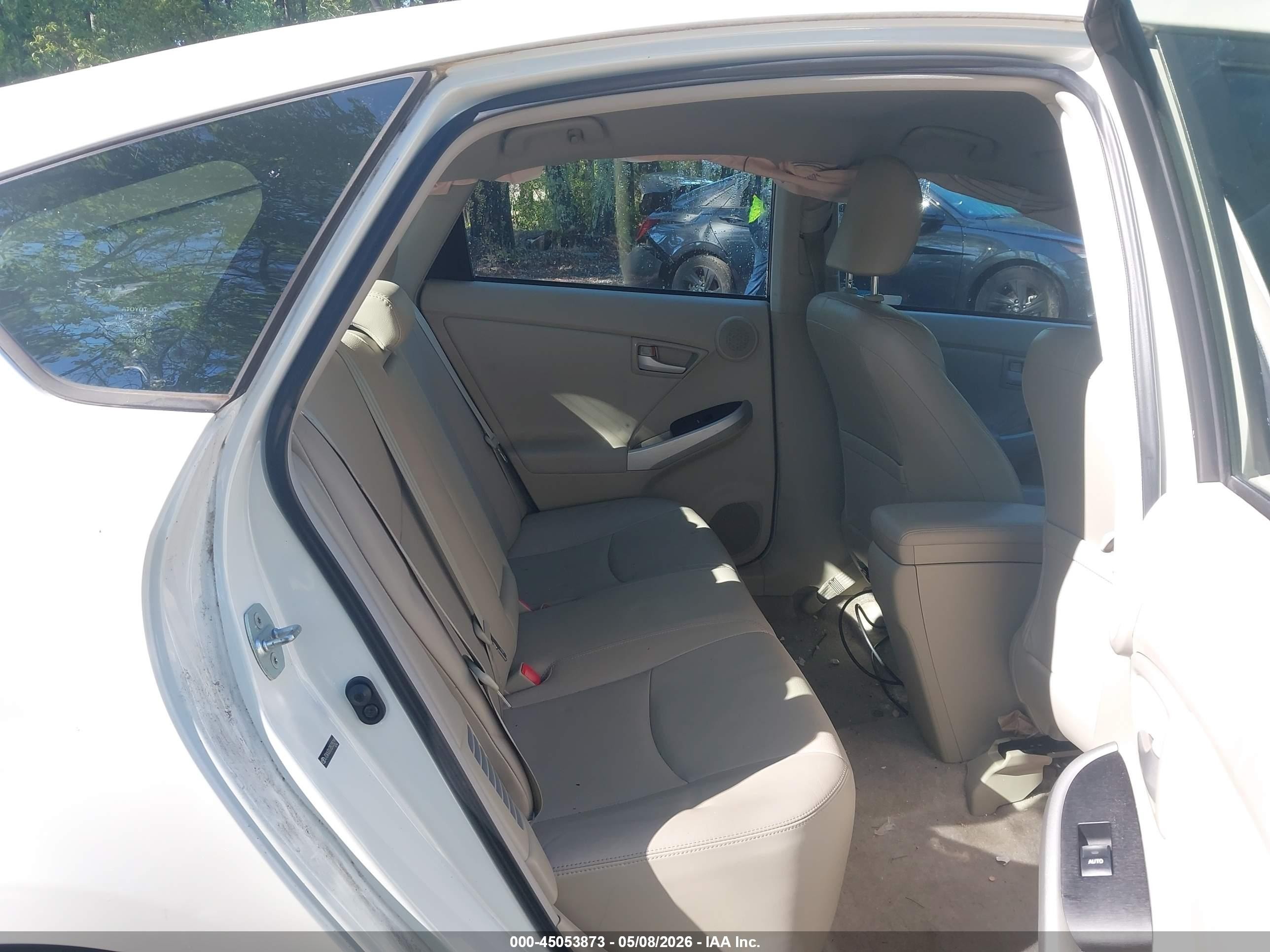 2011 Toyota Prius Five White vin: JTDKN3DU7B5335299