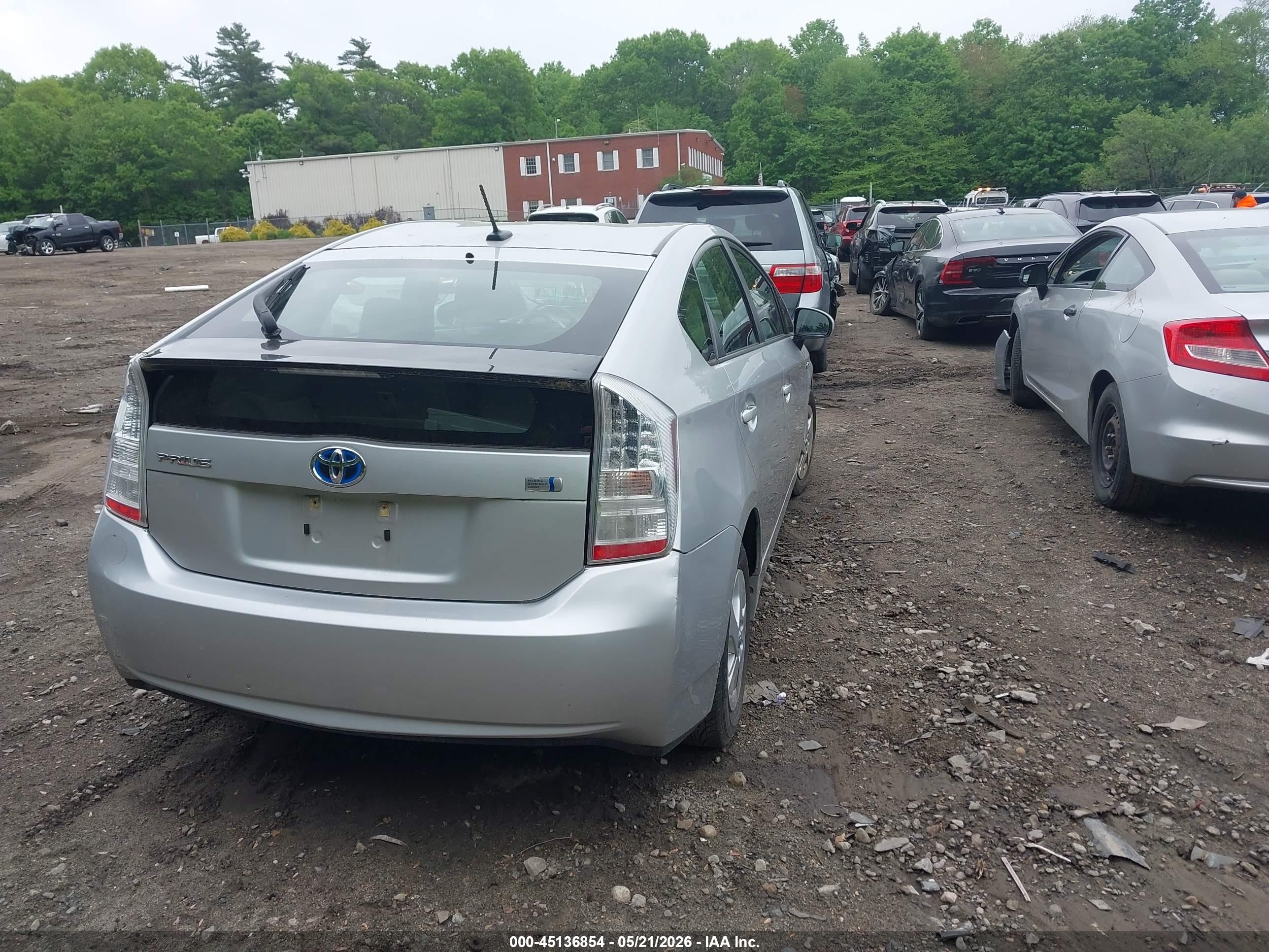 2011 Toyota Prius Two Серебряный vin: JTDKN3DU7B5371641