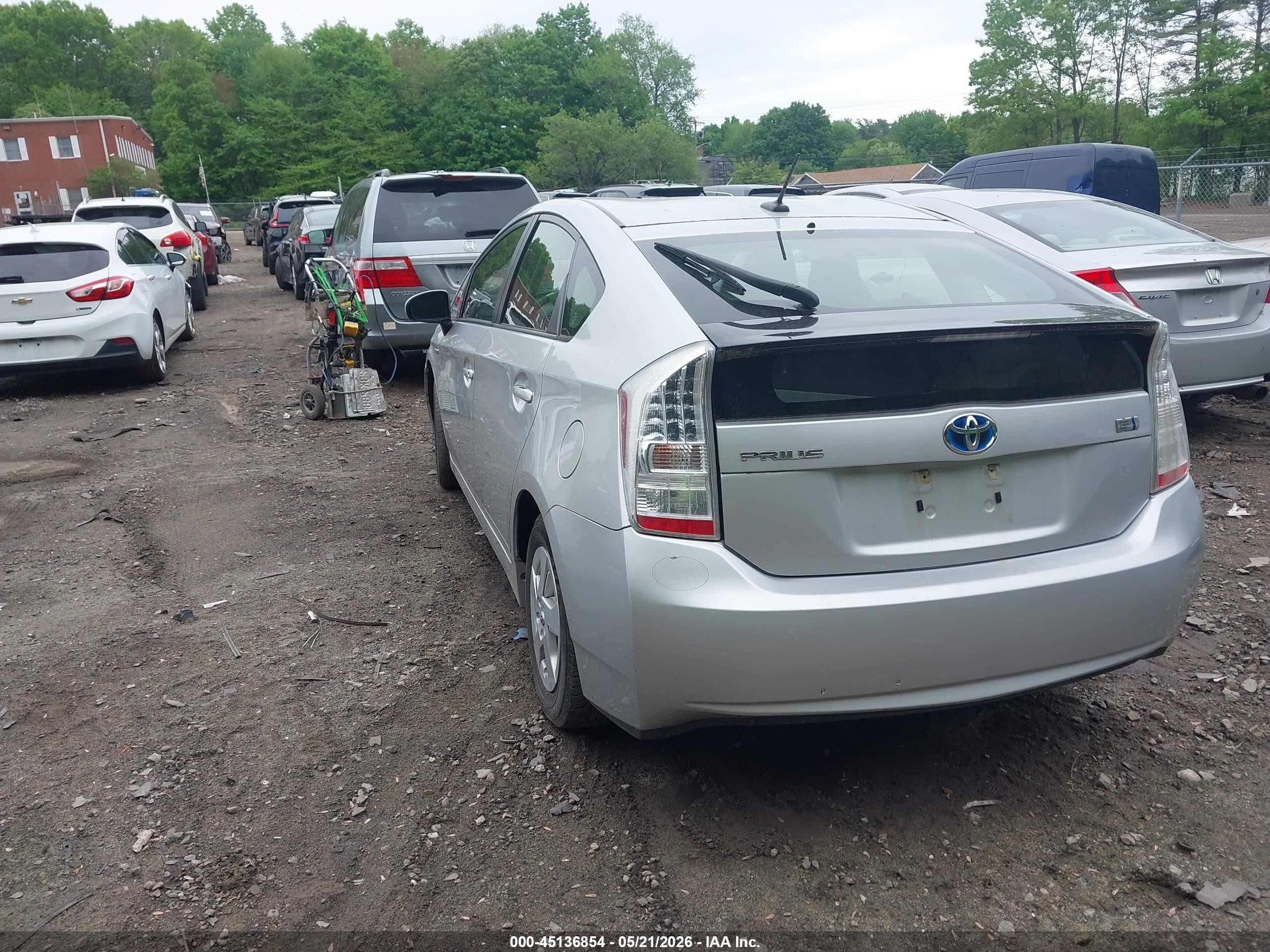 2011 Toyota Prius Two Серебряный vin: JTDKN3DU7B5371641