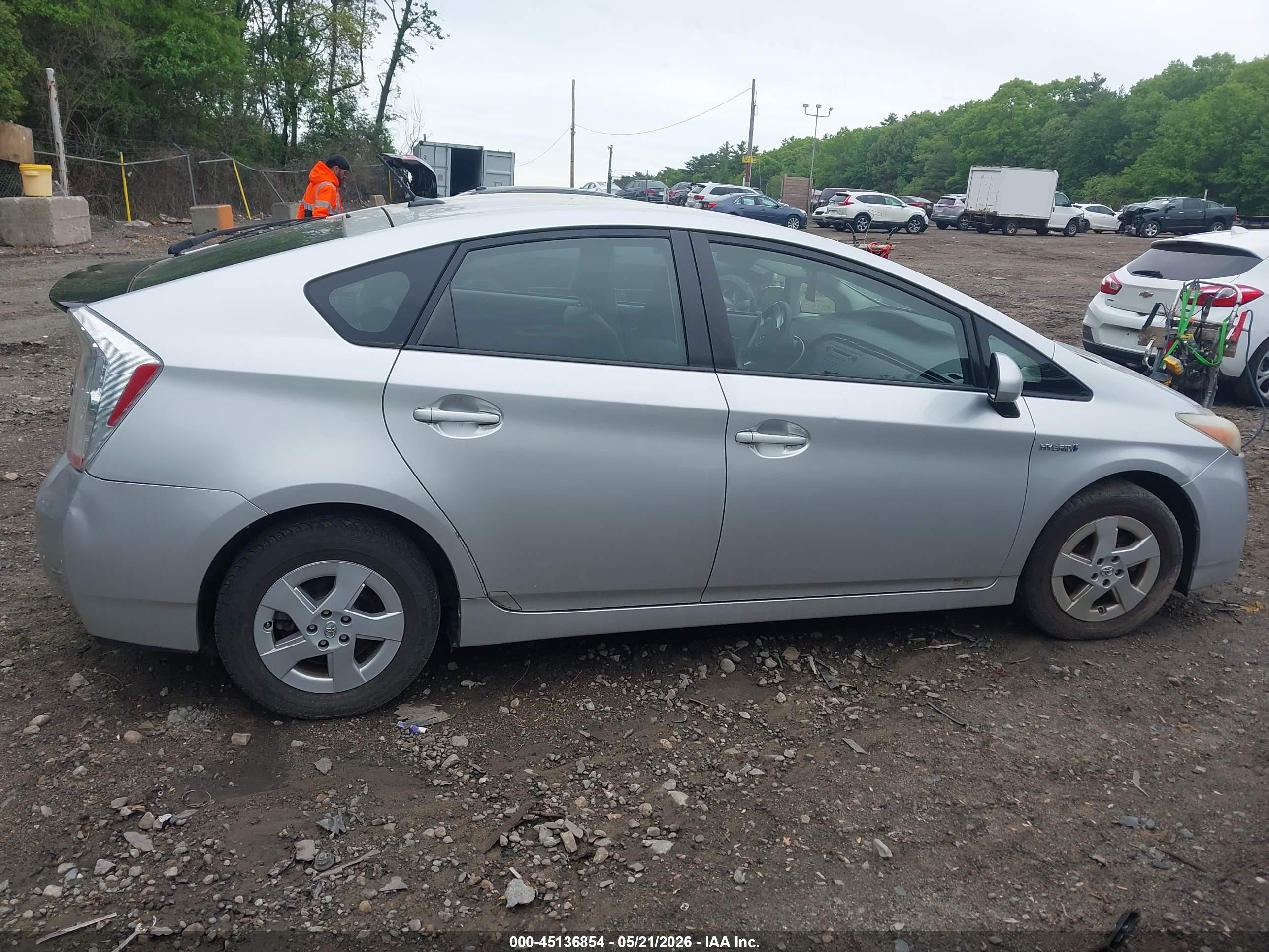 2011 Toyota Prius Two Серебряный vin: JTDKN3DU7B5371641