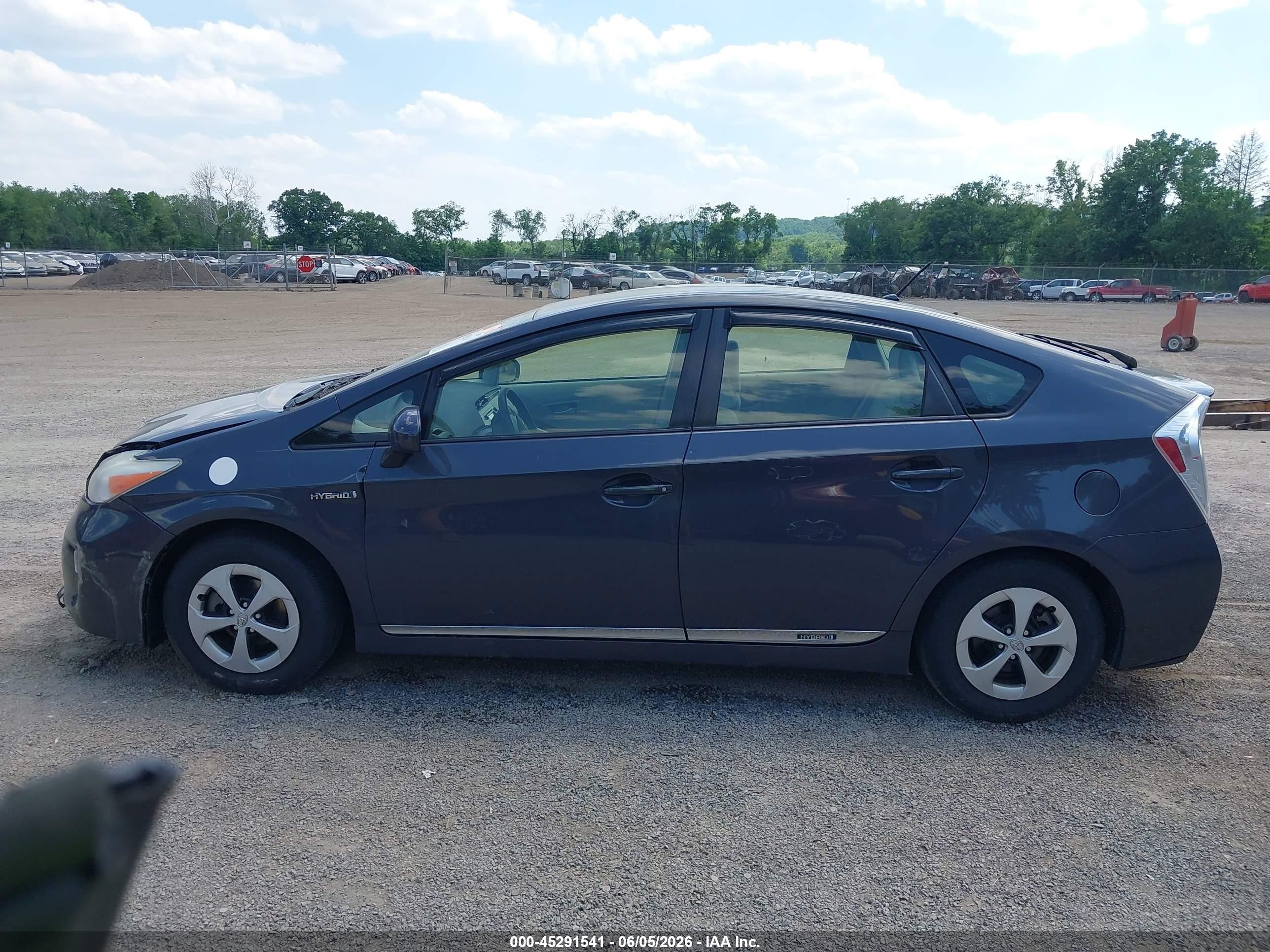 2012 Toyota Prius Two Серый vin: JTDKN3DU7C5452382