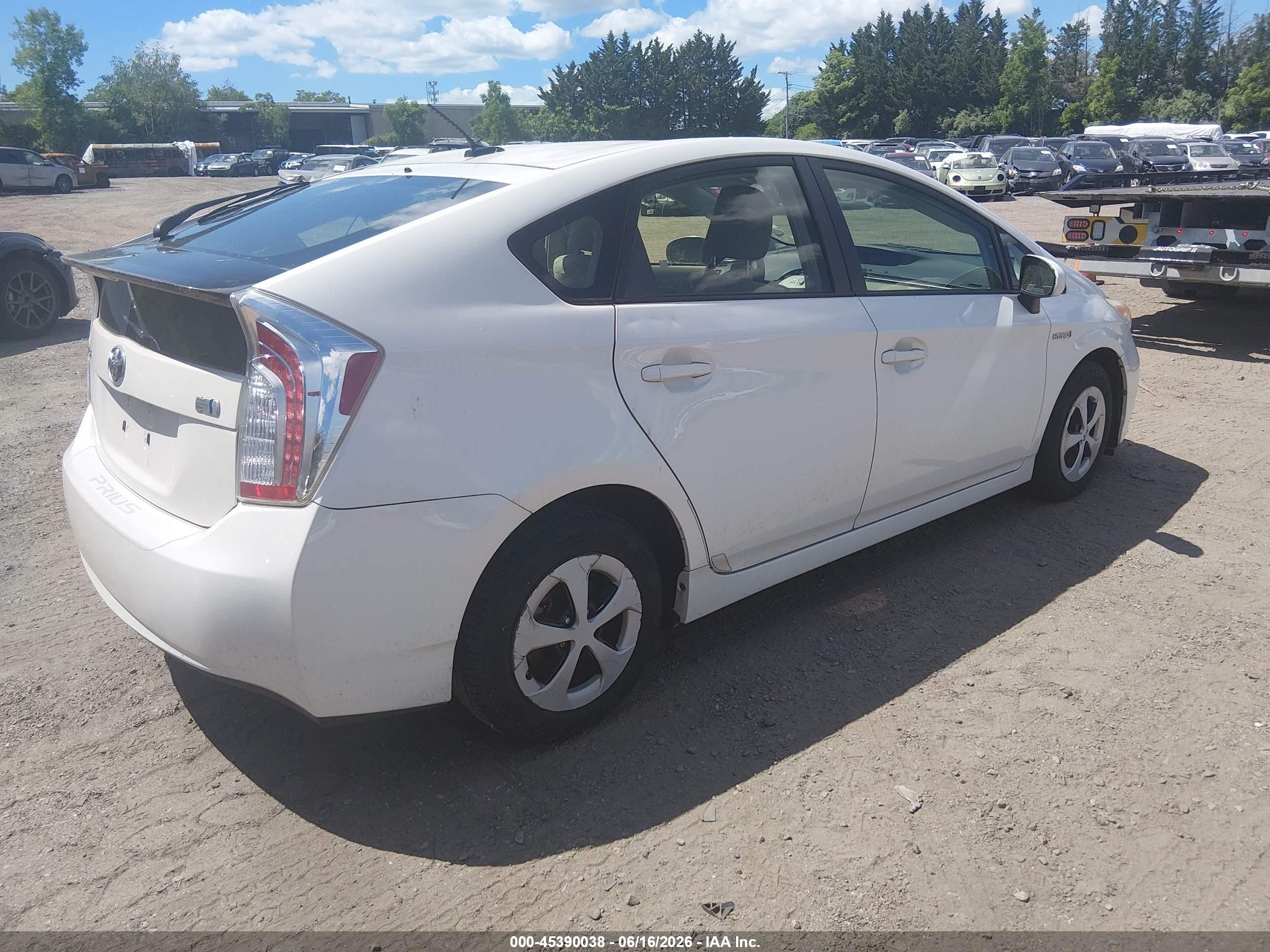 2012 Toyota Prius Three White vin: JTDKN3DU7C5485155
