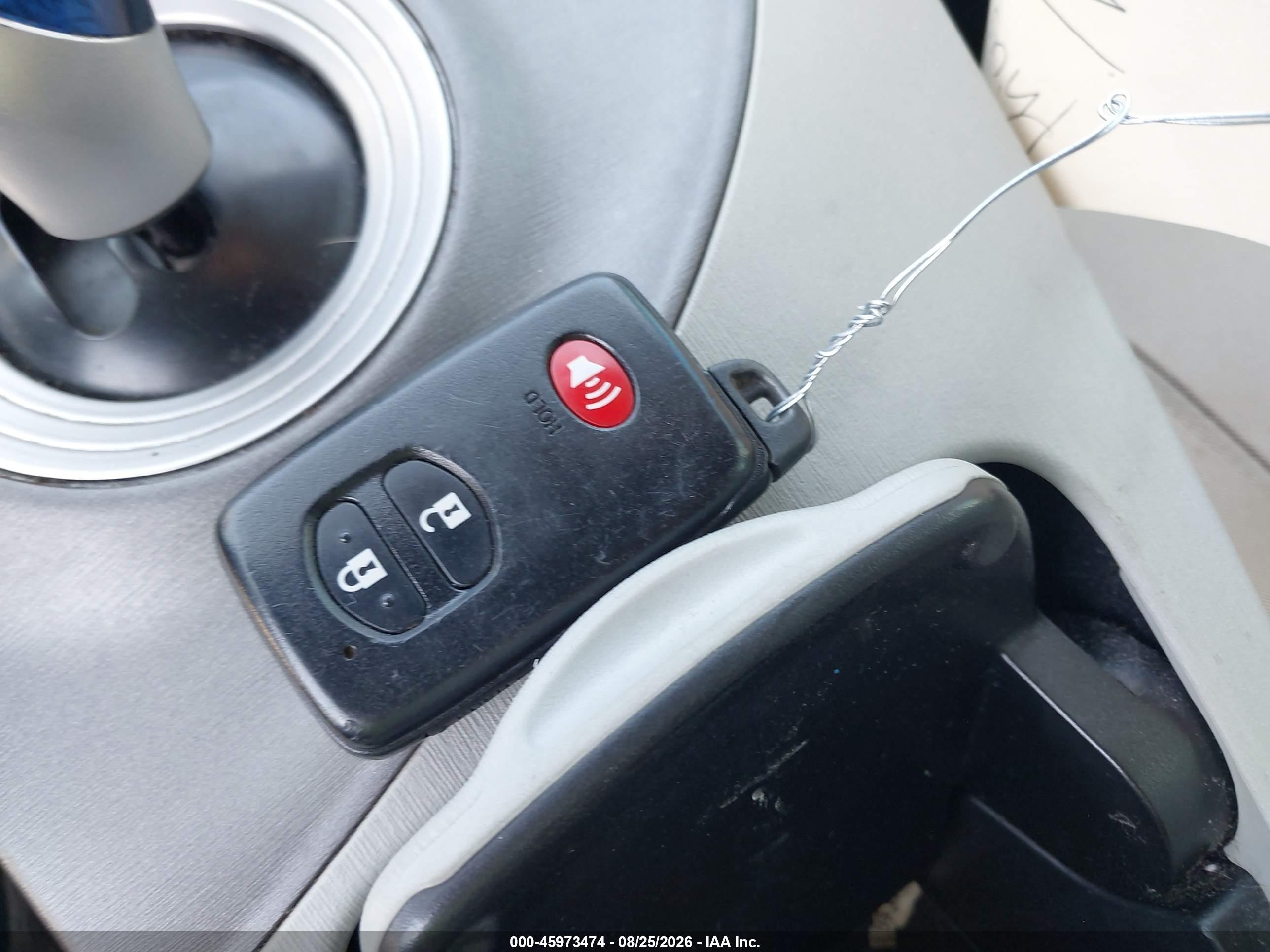 2012 Toyota Prius Three Серый vin: JTDKN3DU7C5536041